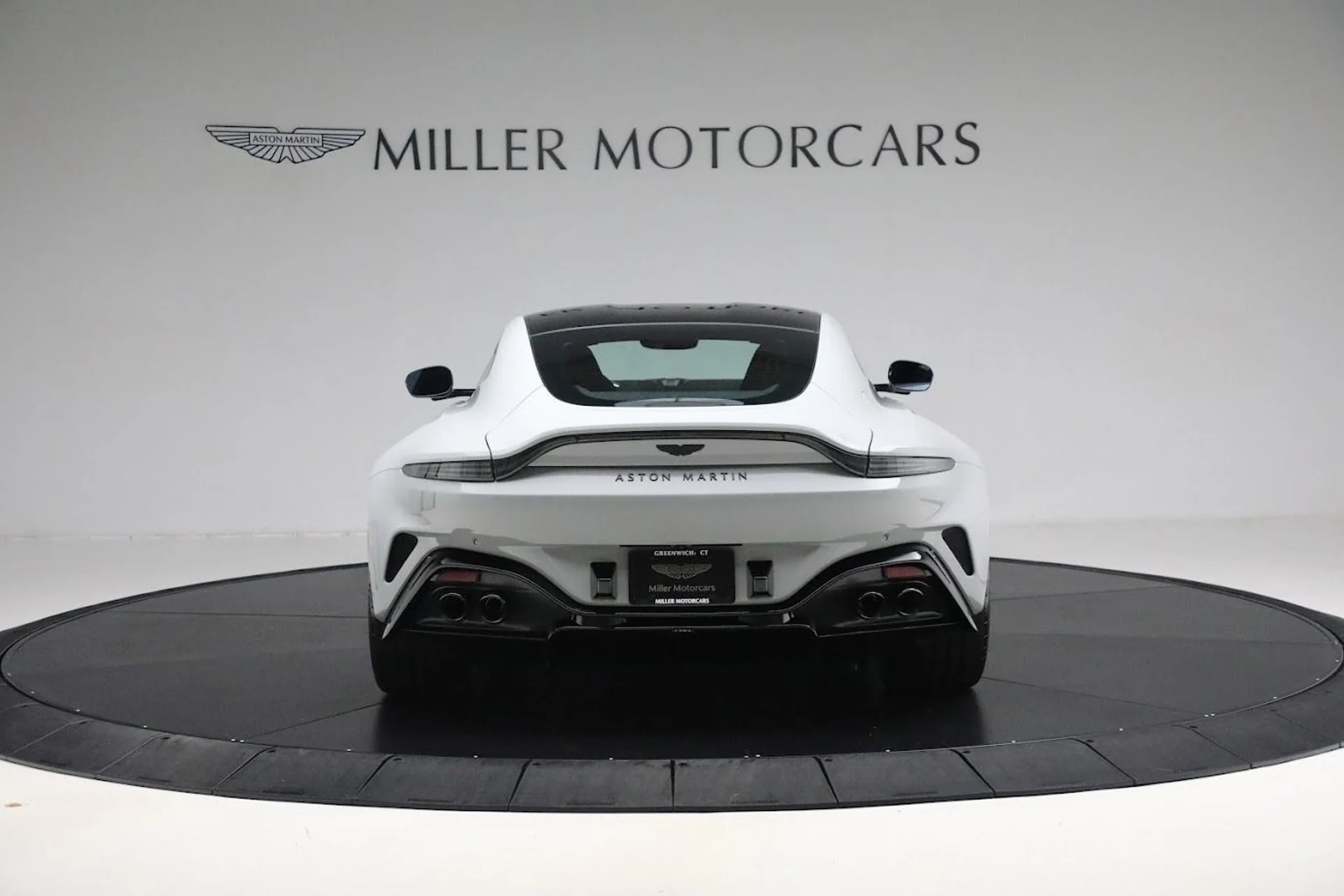 mph004_2400389880_New_2025_Aston_Martin_Vantage_e63faf184e