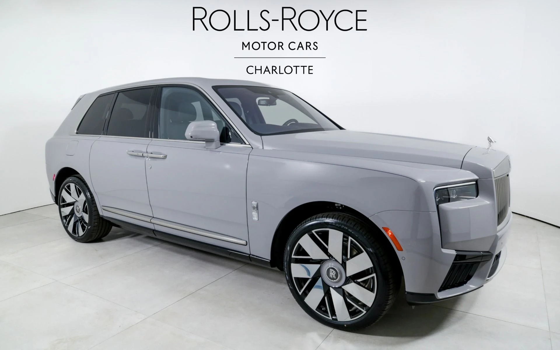 mph004_2401213086_Used_2025_Rolls_Royce_Cullinan_1734039433_0177c36eef