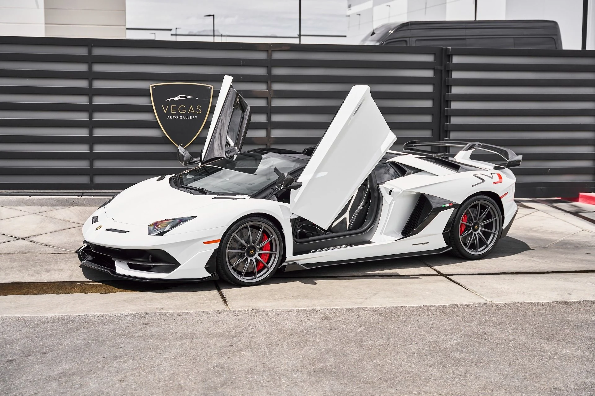 mph004_2401367312_Used_2021_Lamborghini_Aventador_SVJ_Base_1784080157_ccd6cbbab0