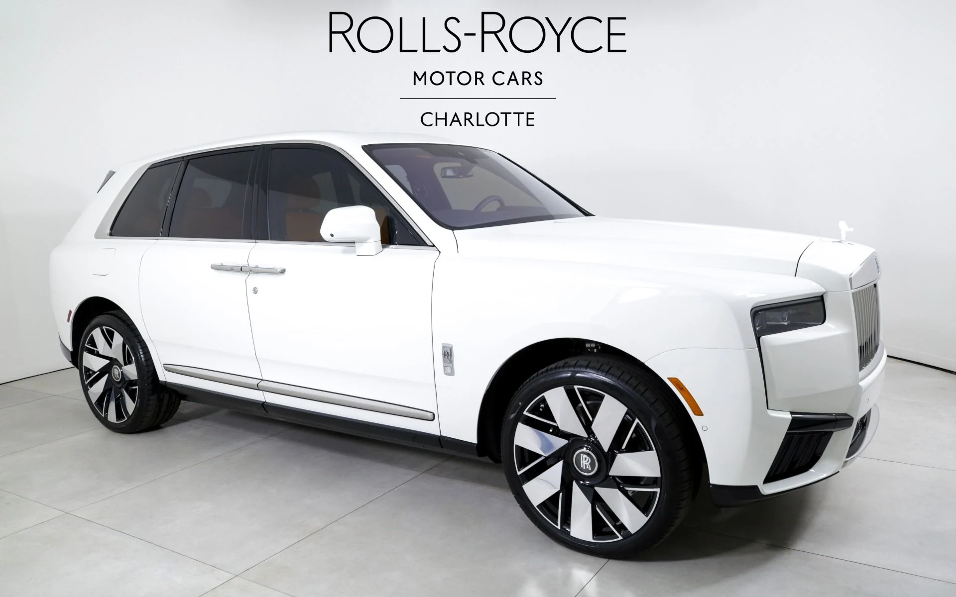 mph004_2405710418_Used_2025_Rolls_Royce_Cullinan_1745265195_958cefdccb