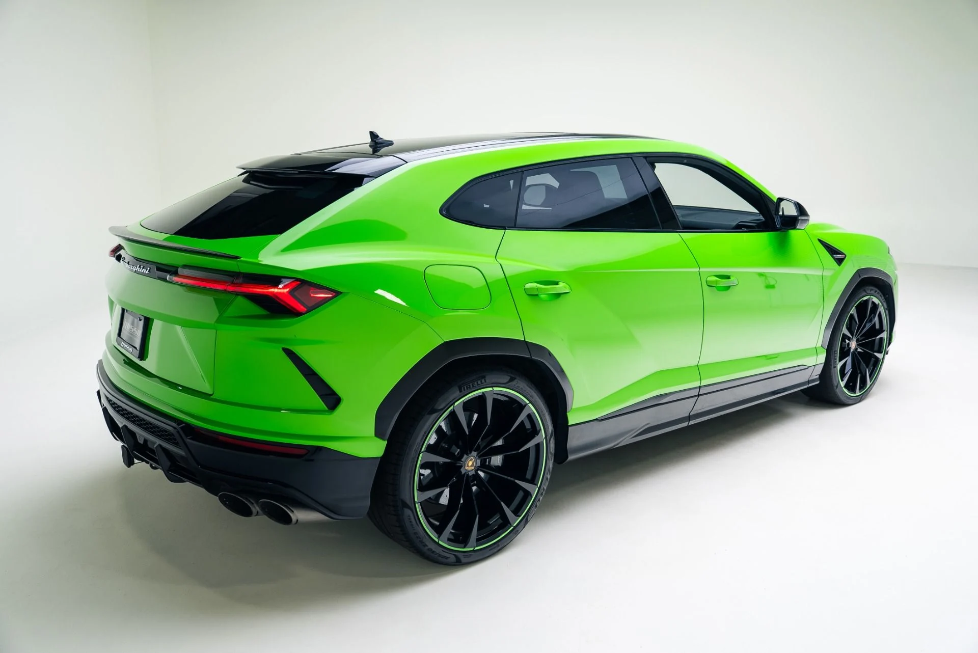 mph004_2408270460_Used_2021_Lamborghini_Urus_1766090518_3ef60a19a6
