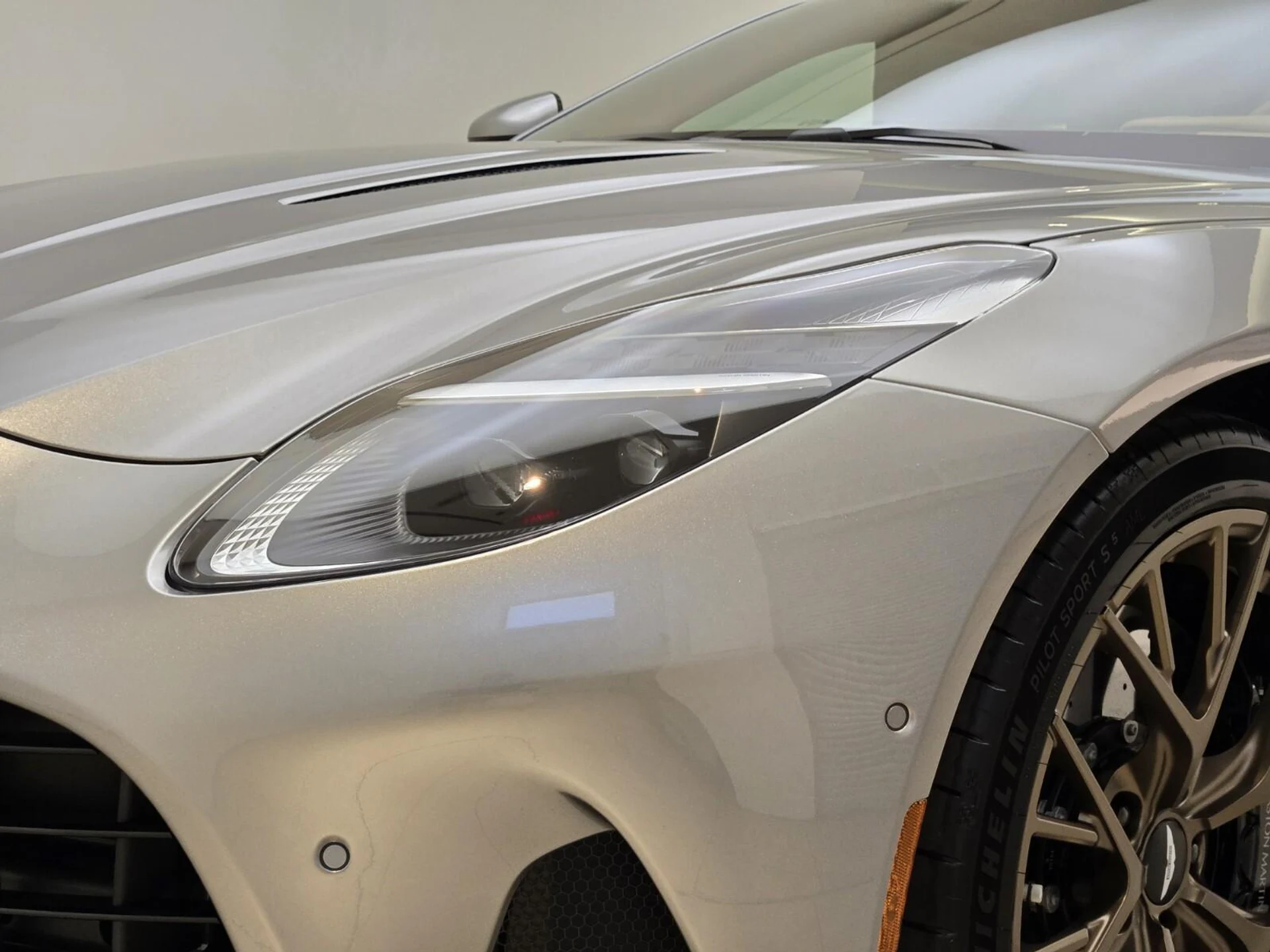 mph004_240957415_New_2026_Aston_Martin_DB_12_1787289711_16b1aa355c