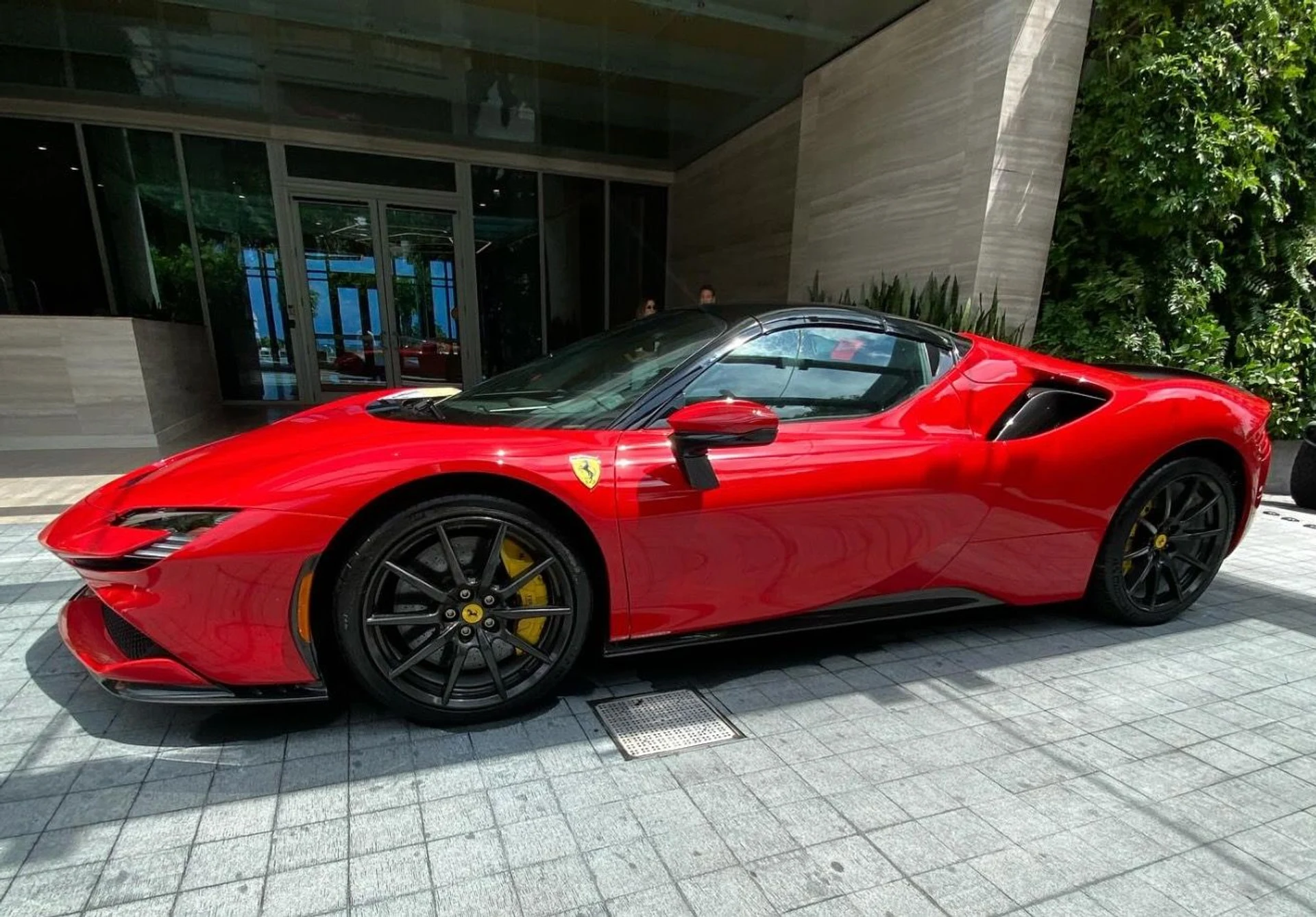 mph004_2412082660_Used_2023_Ferrari_SF_90_Spider_1758758227_df2705d8db
