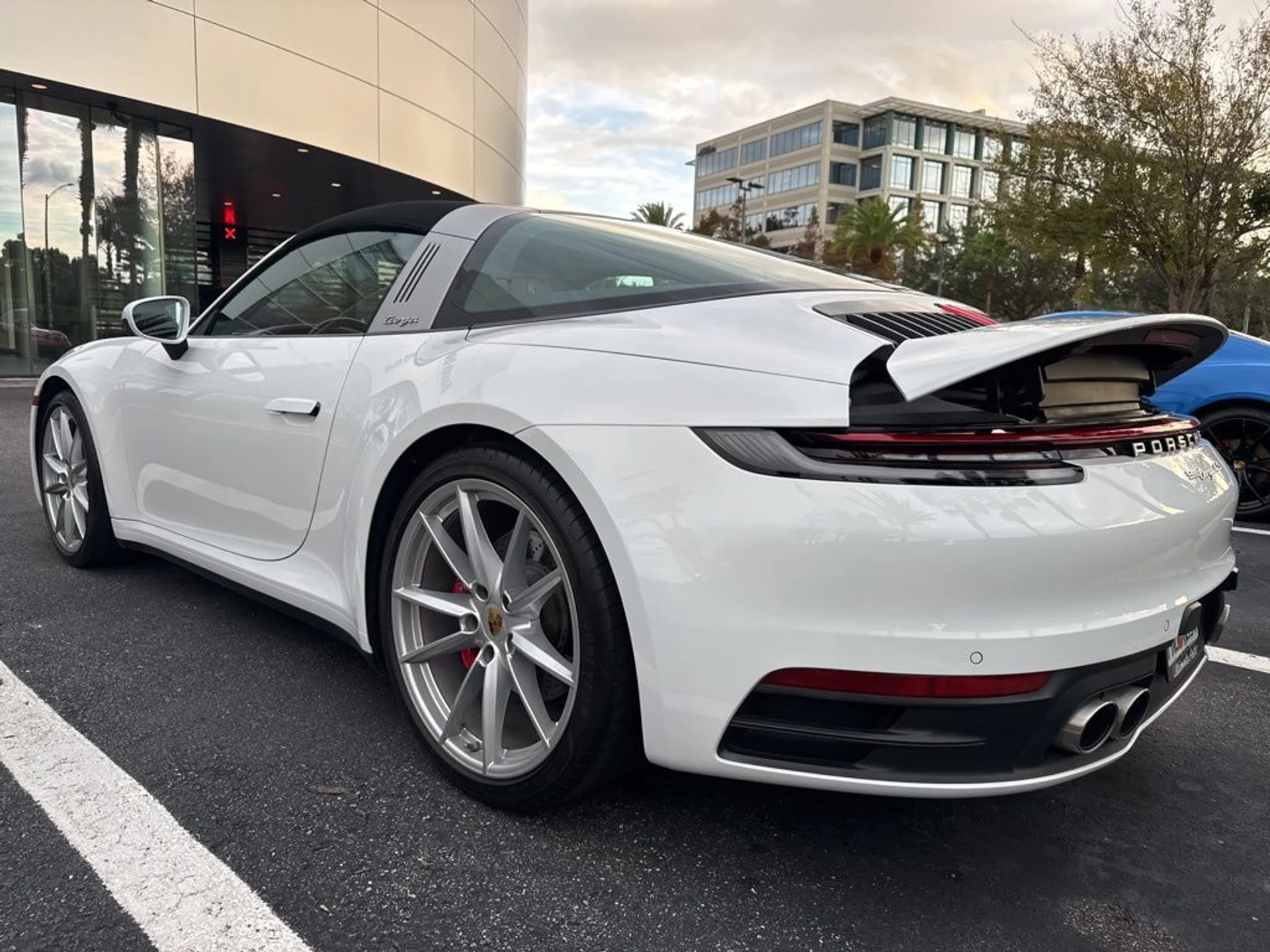 mph004_2422852273_4257e221cc006e2494420d6a5aae9a79x_17af161ed1