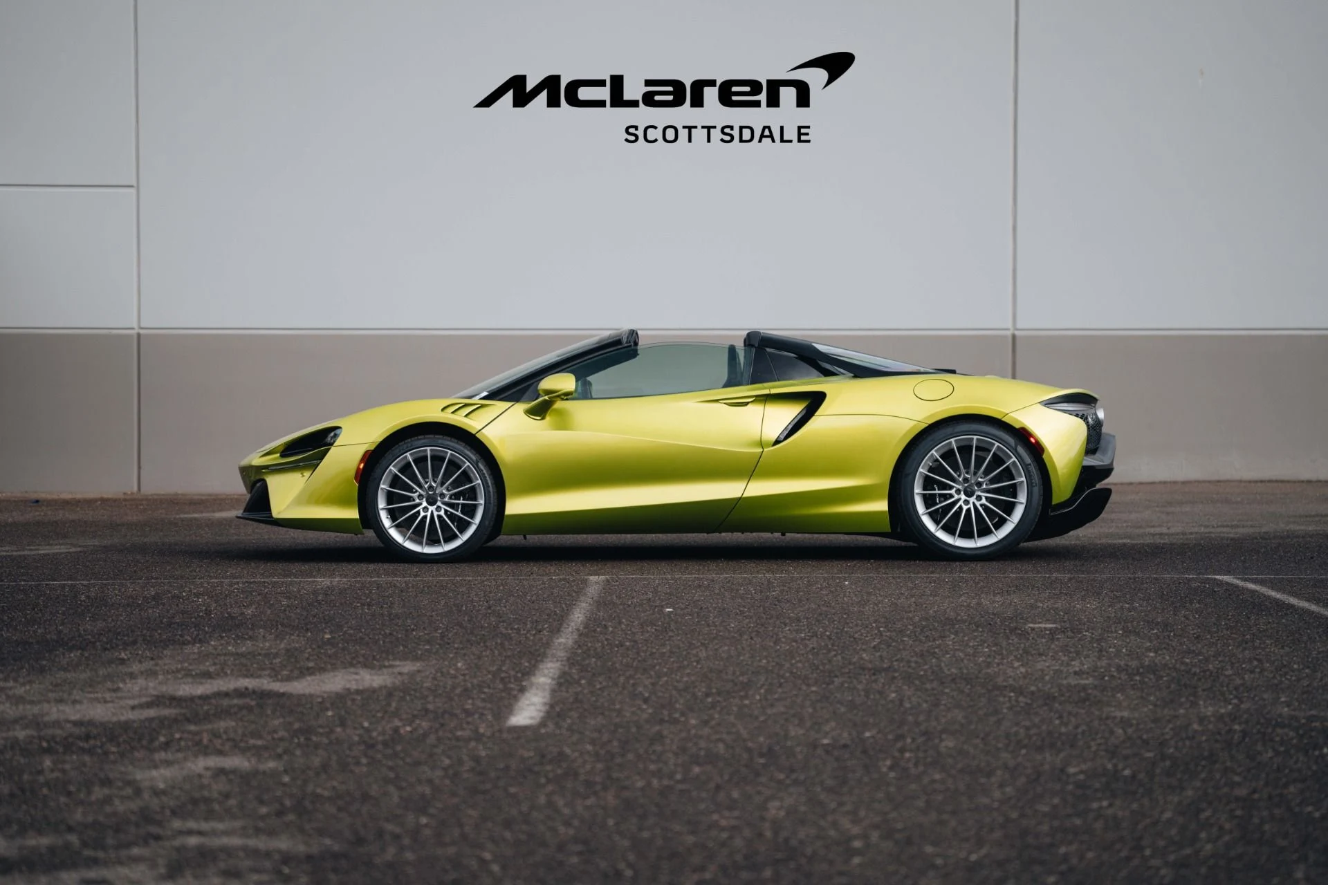 mph004_2424331980_Used_2025_MCLAREN_ARTURA_1738446546_129b5af633