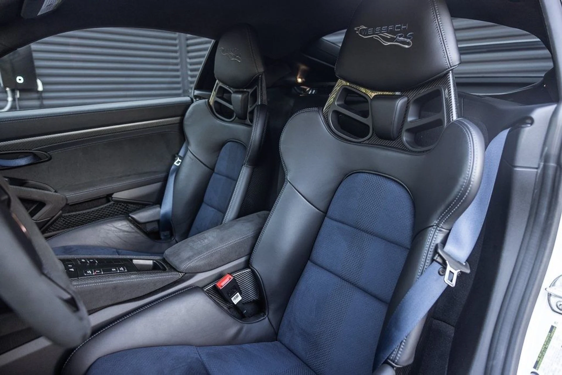 mph004_2431073328_bce26f943d468255cc8125caea5f7db2x_42b23b92f9