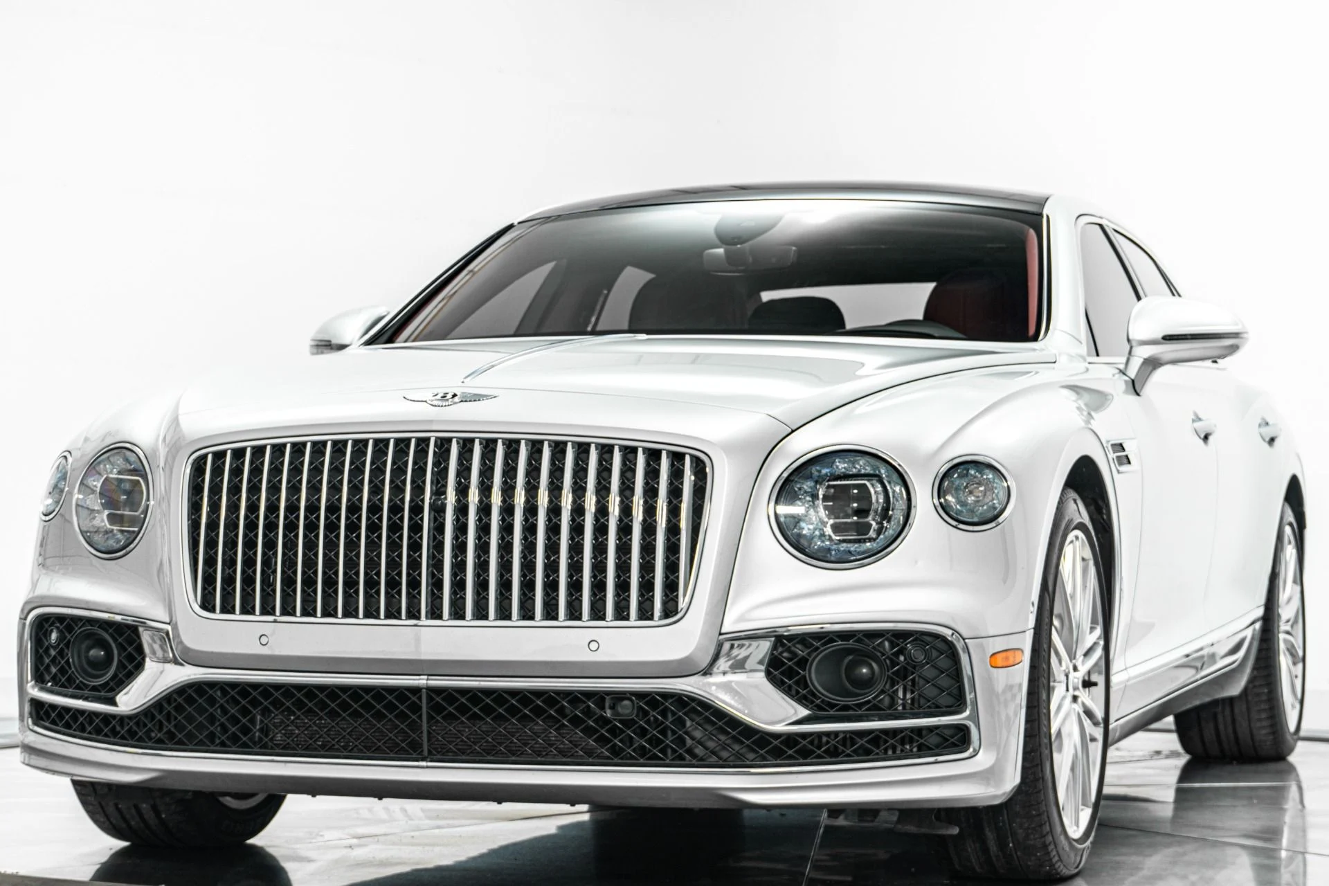 mph004_2431169264_Used_2022_Bentley_Flying_Spur_V8_Great_Colors_Engine_Turned_Veneers_Mulliner_Package_1773426233_f11bfc7bdc