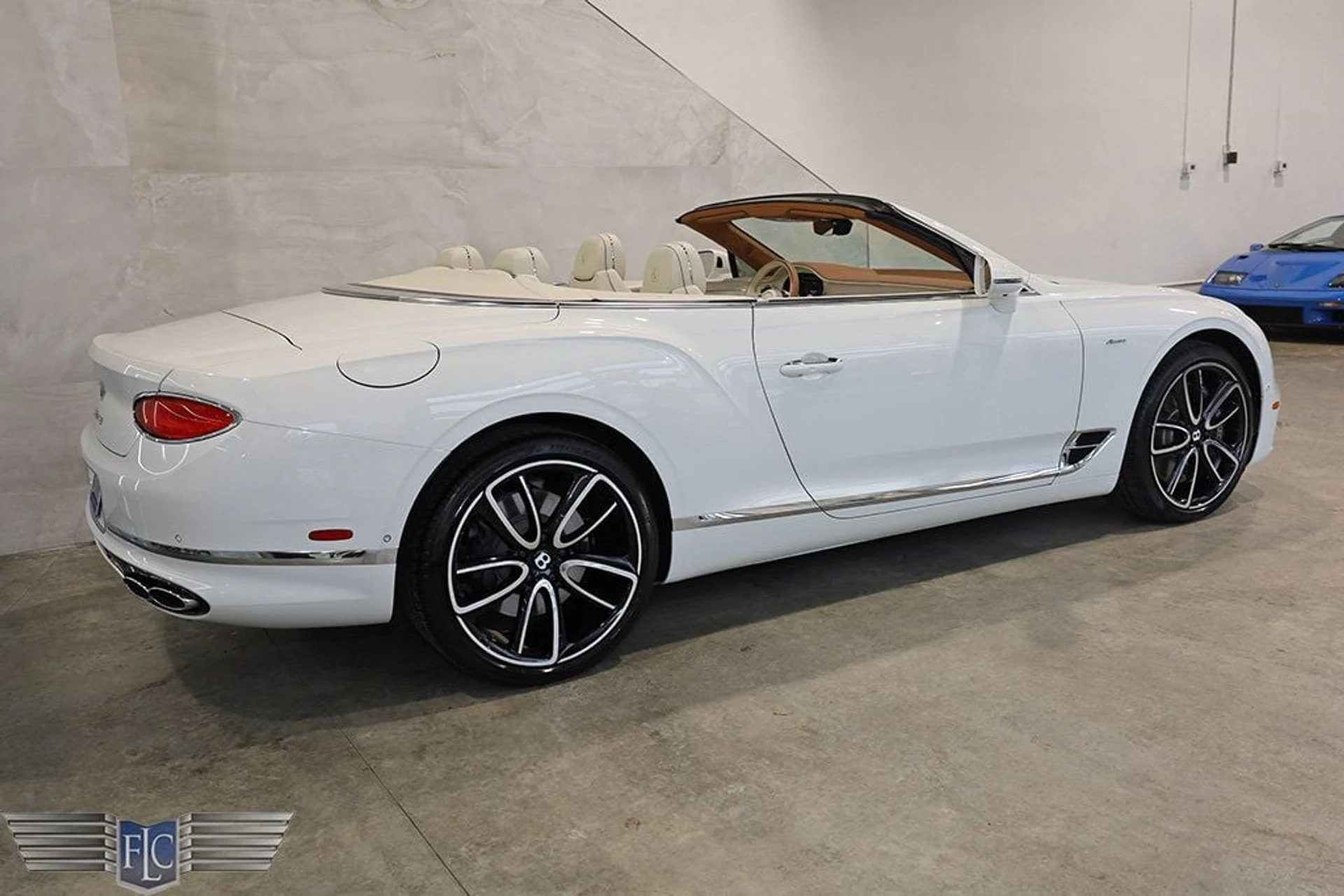 mph004_2431206967_used_2023_bentley_continental_gtazureconvertible_9689_22727335_5_1024_0cd0bd413c