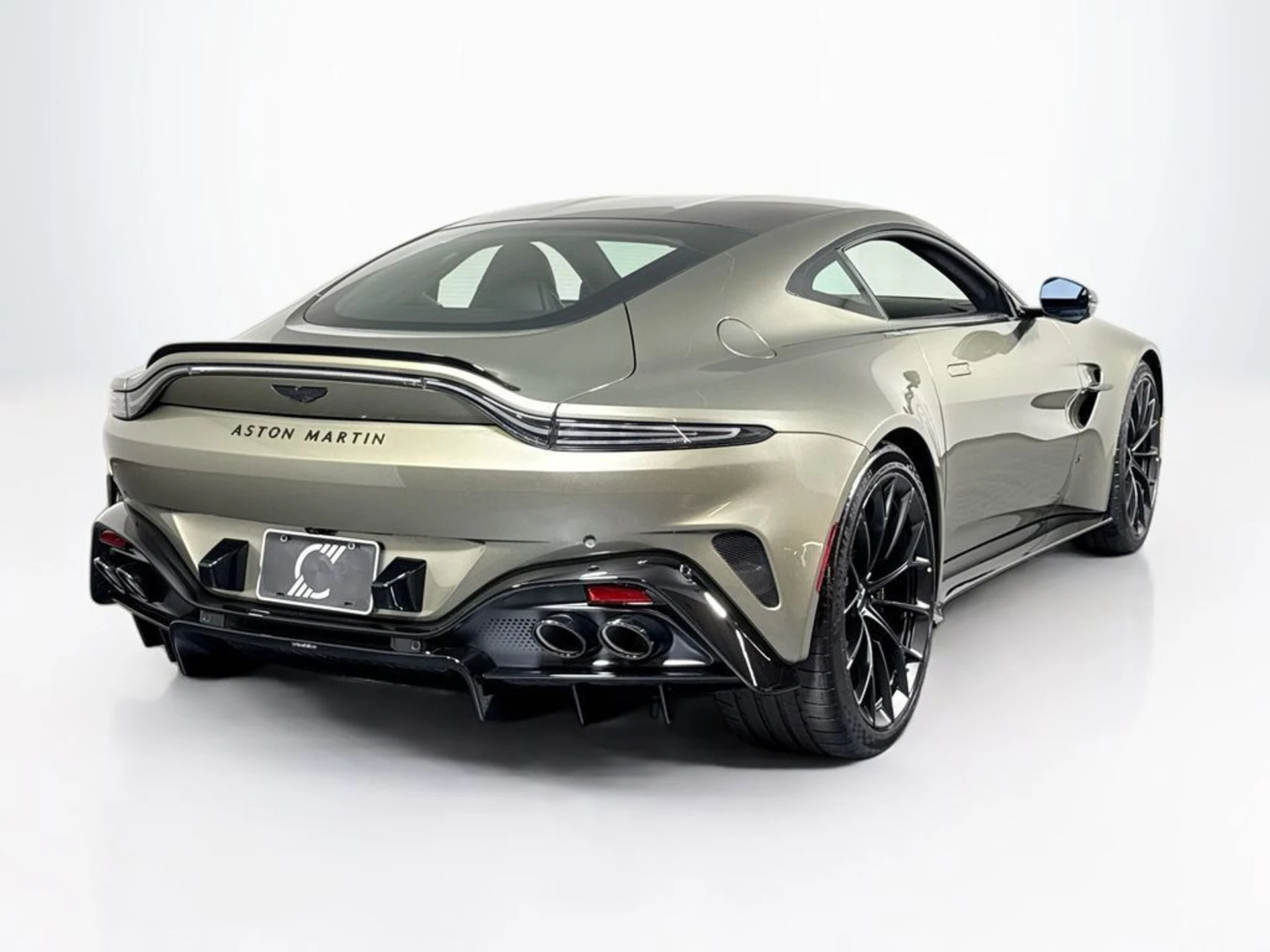 mph004_2434782521_new_2026_aston_martin_vantage_scoupe_11350_23067157_5_1024_6cebd9aeca