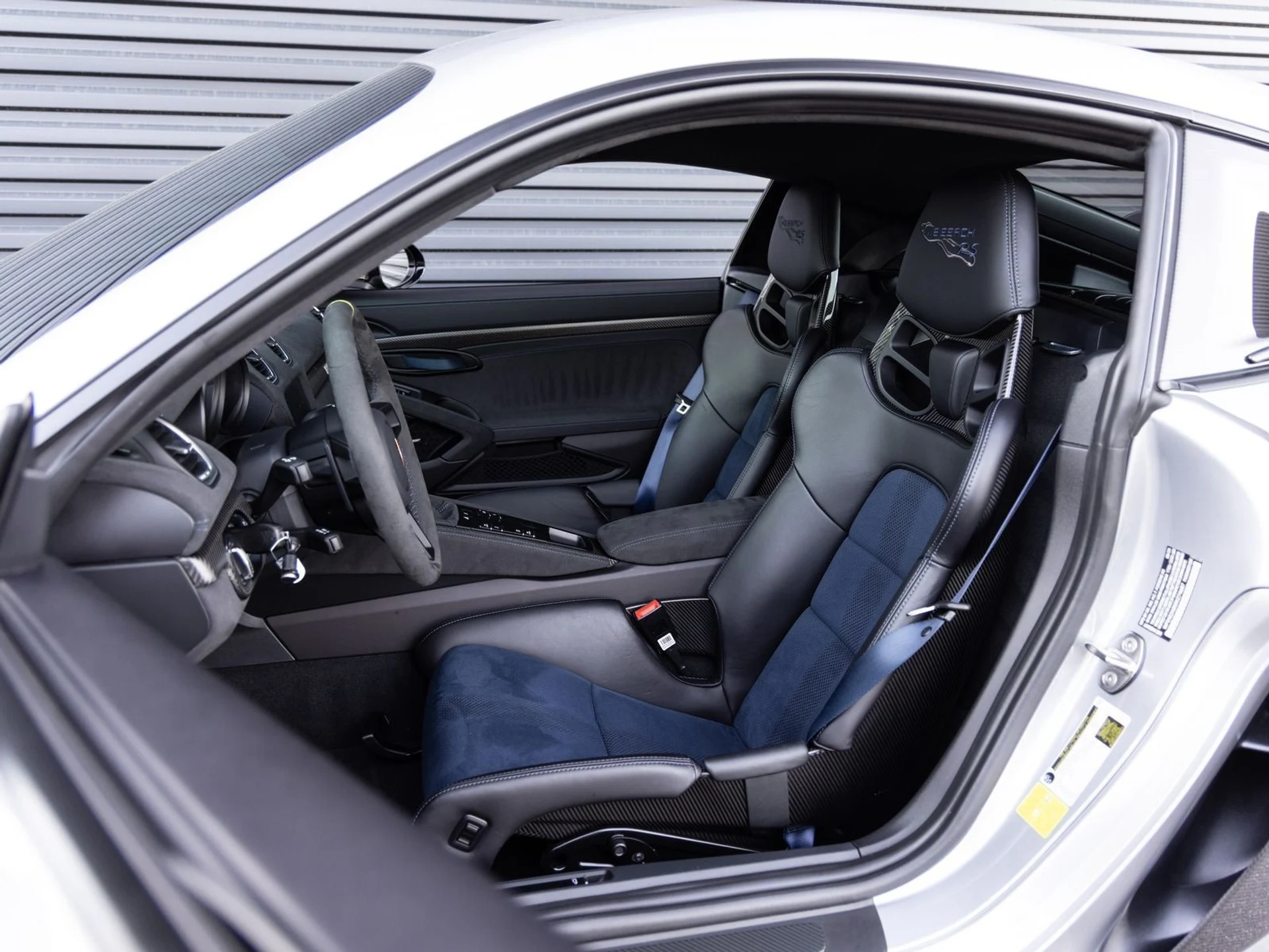 mph004_2436466325_5_5bc40989cf