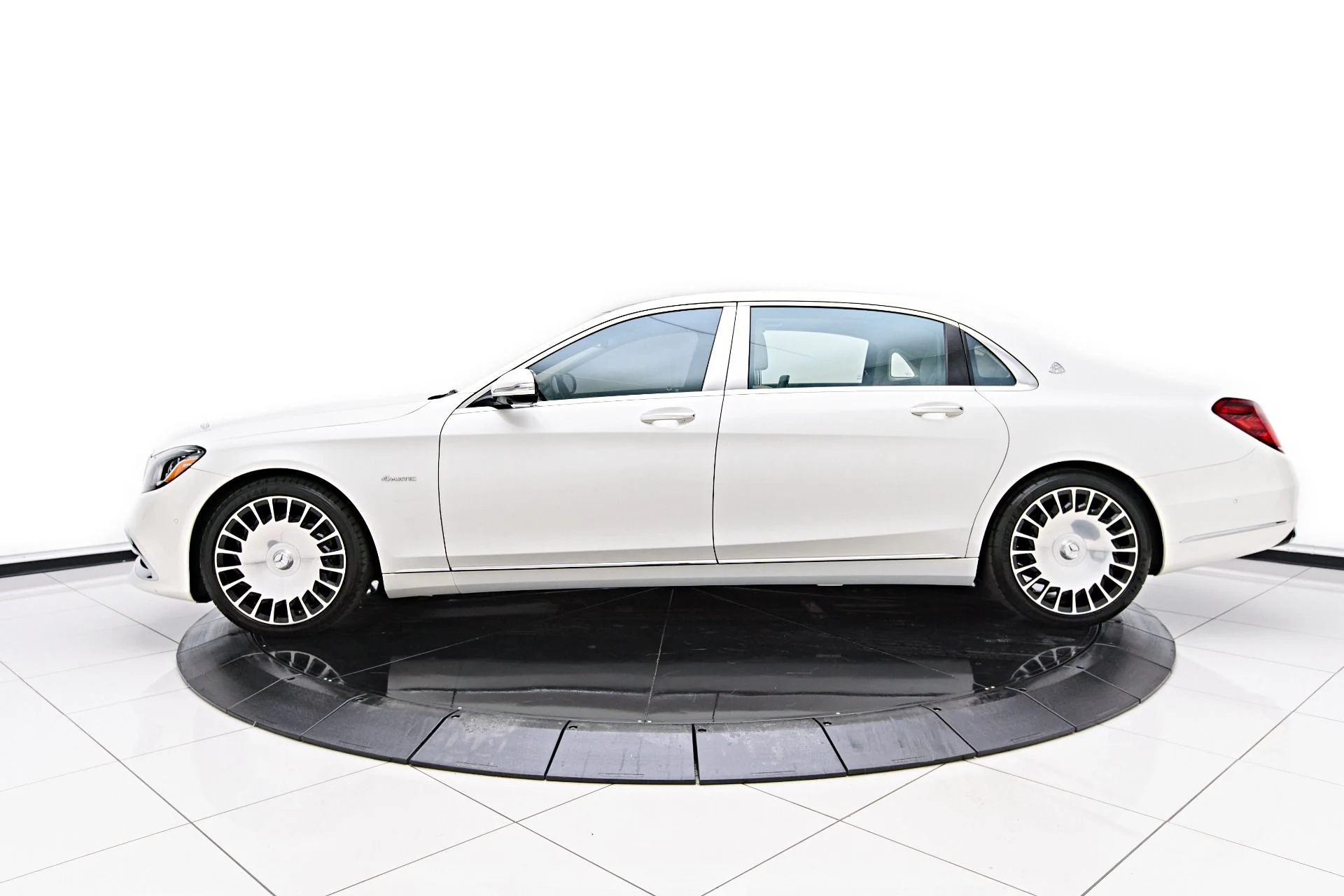 mph004_2436526674_Used_2020_Mercedes_Benz_S_Class_Maybach_S_560_1686091105_db30e970f4