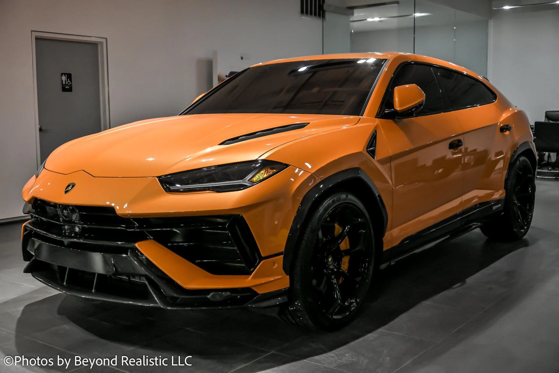 mph004_2436677671_Used_2024_Lamborghini_Urus_Performante_1765964544_b07f29bd66
