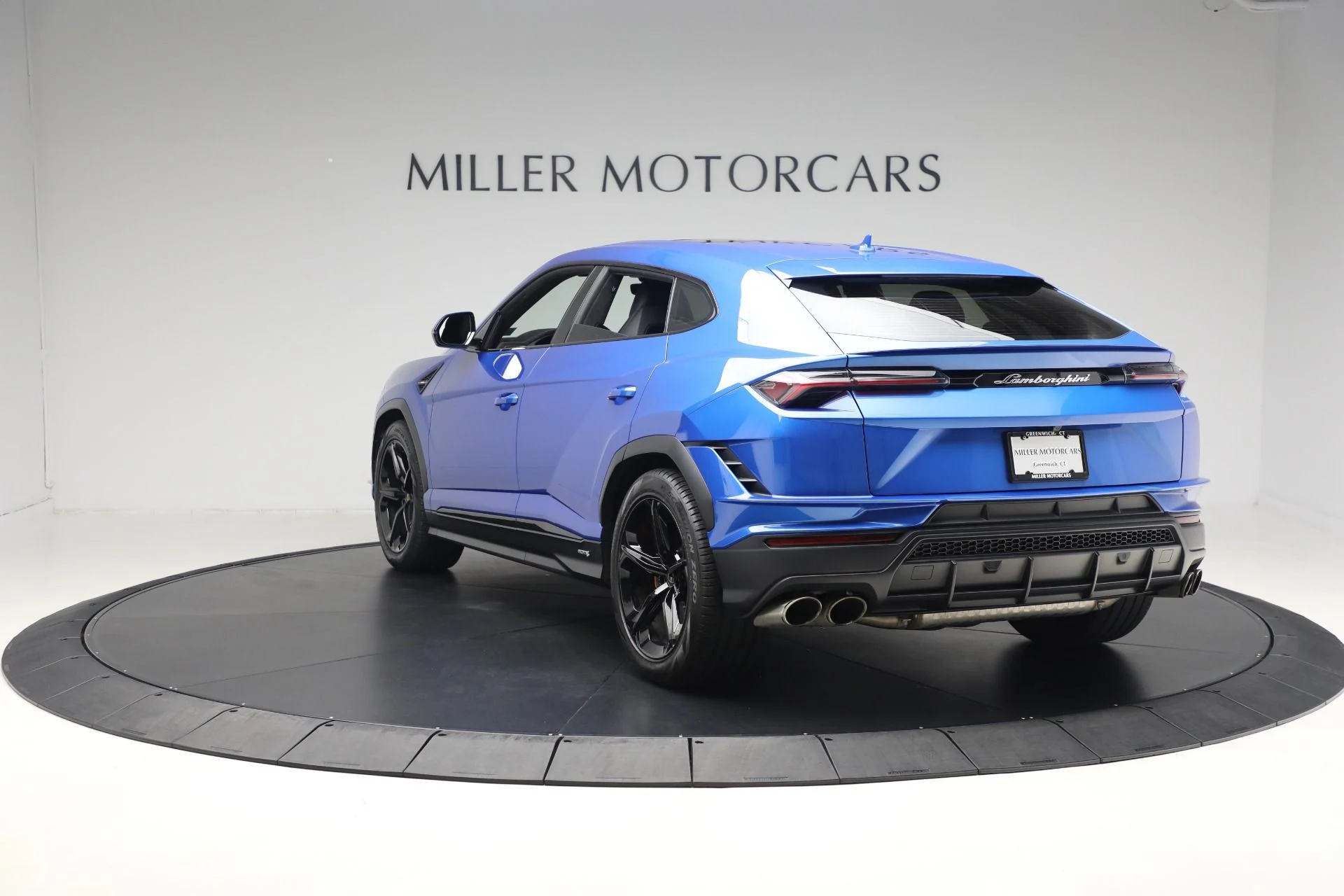 mph004_2438875815_Used_2024_Lamborghini_Urus_S_35a4837d11