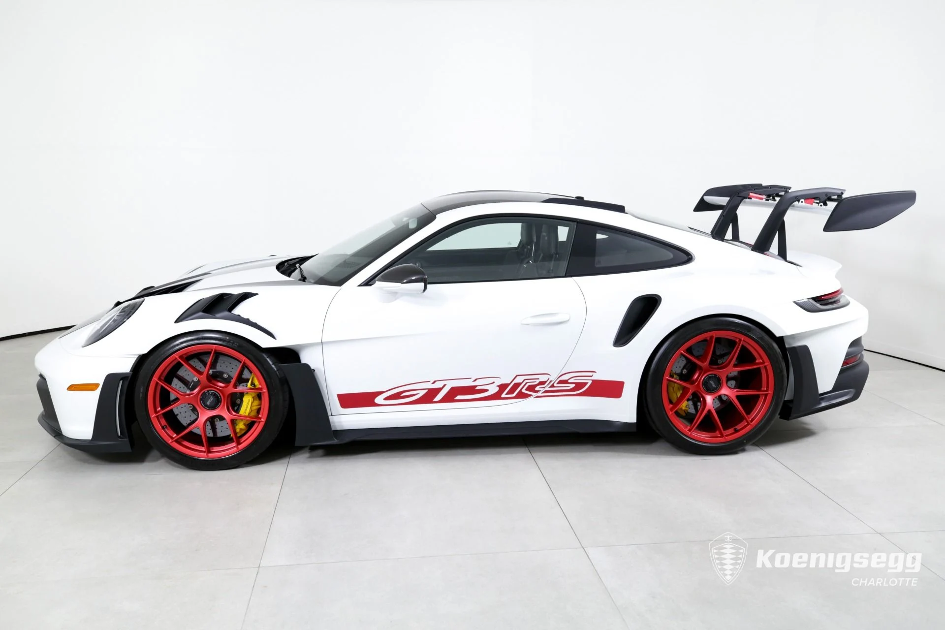 mph004_2442120582_Used_2024_Porsche_911_GT_3_RS_1737481438_172aad02e1