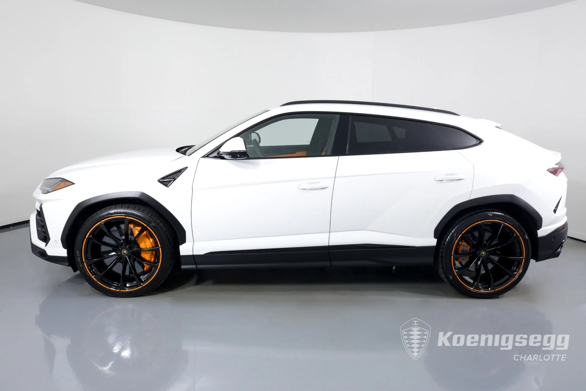 mph004_2442528575_Used_2022_LAMBORGHINI_URUS_1671576390_21a6a16b12