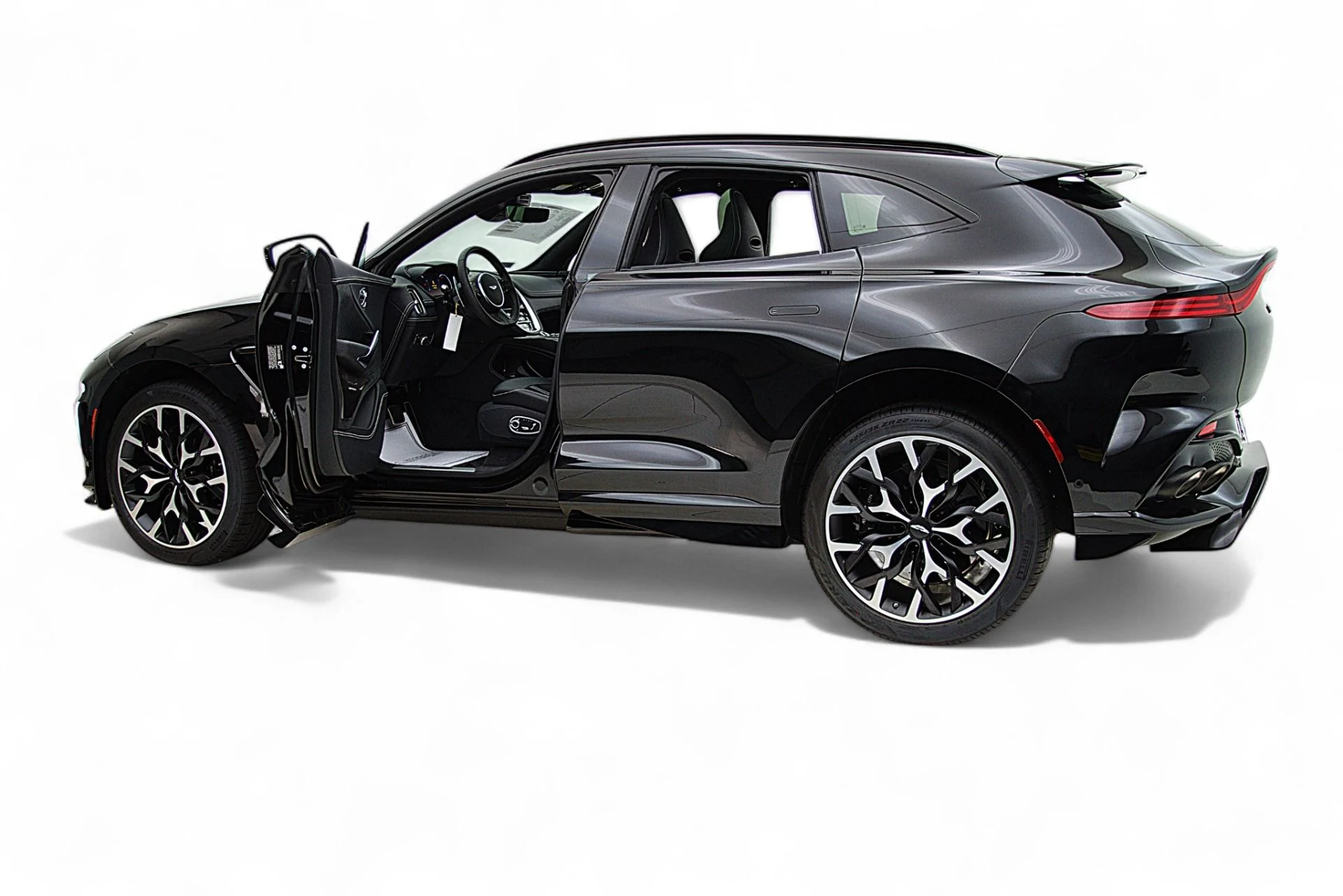 mph004_2448227112_Used_2023_Aston_Martin_DBX_707_84e3855e65