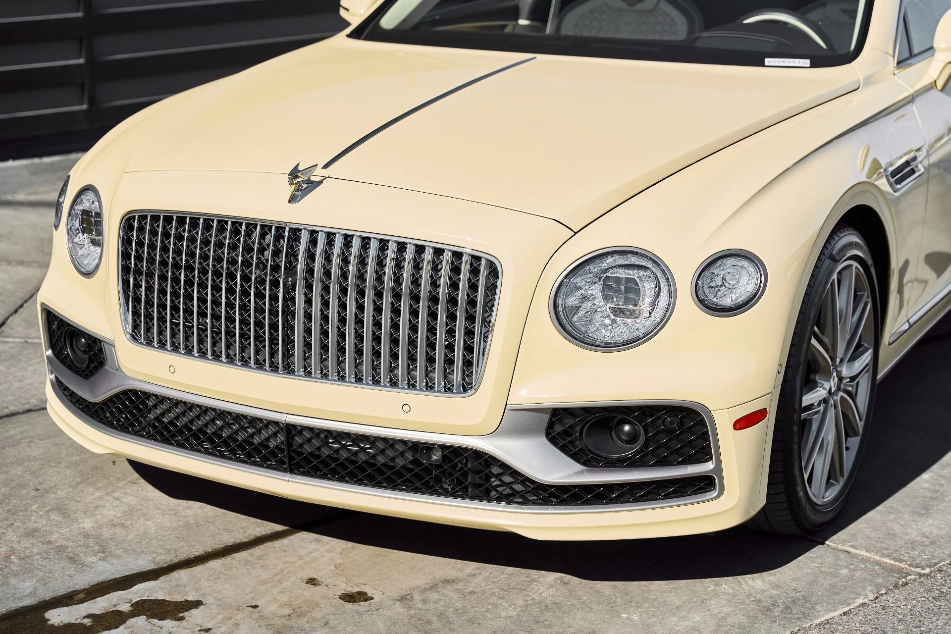 mph004_244997441_Used_2023_Bentley_Flying_Spur_Hybrid_Odyssean_Edition_1770692421_918265c2bf