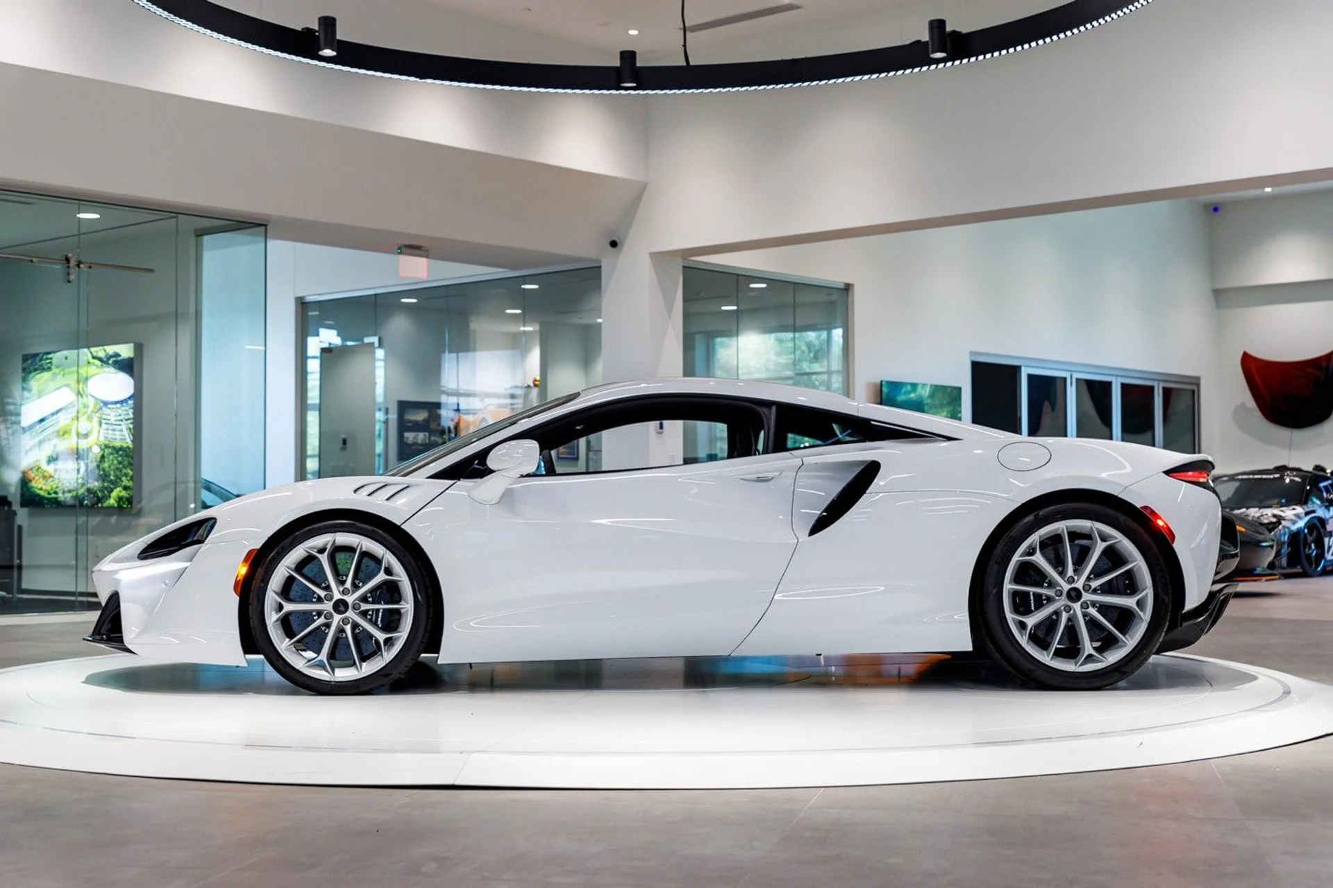 mph004_2451470795_669_p5_l_62aab317f2