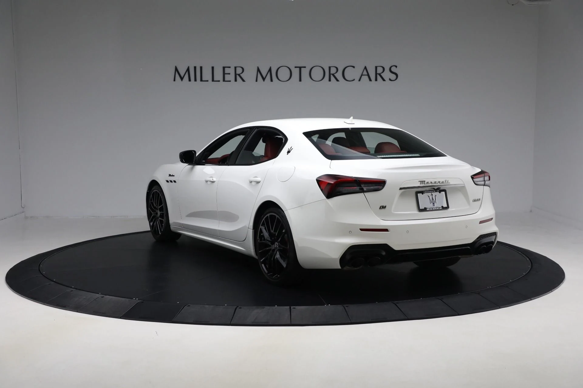 mph004_2457566791_Used_2022_Maserati_Ghibli_Modena_Q4_ecf472945b