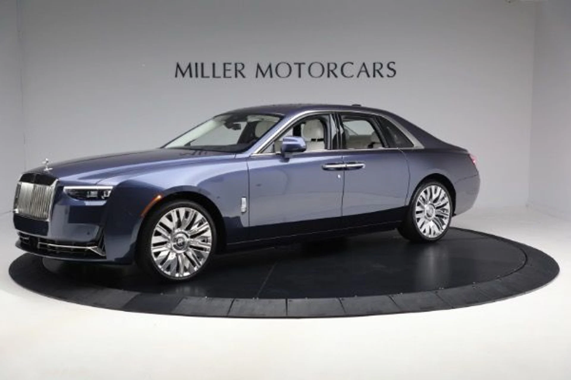 mph004_2463552308_New_2025_Rolls_Royce_Ghost_e7c70c7ff5
