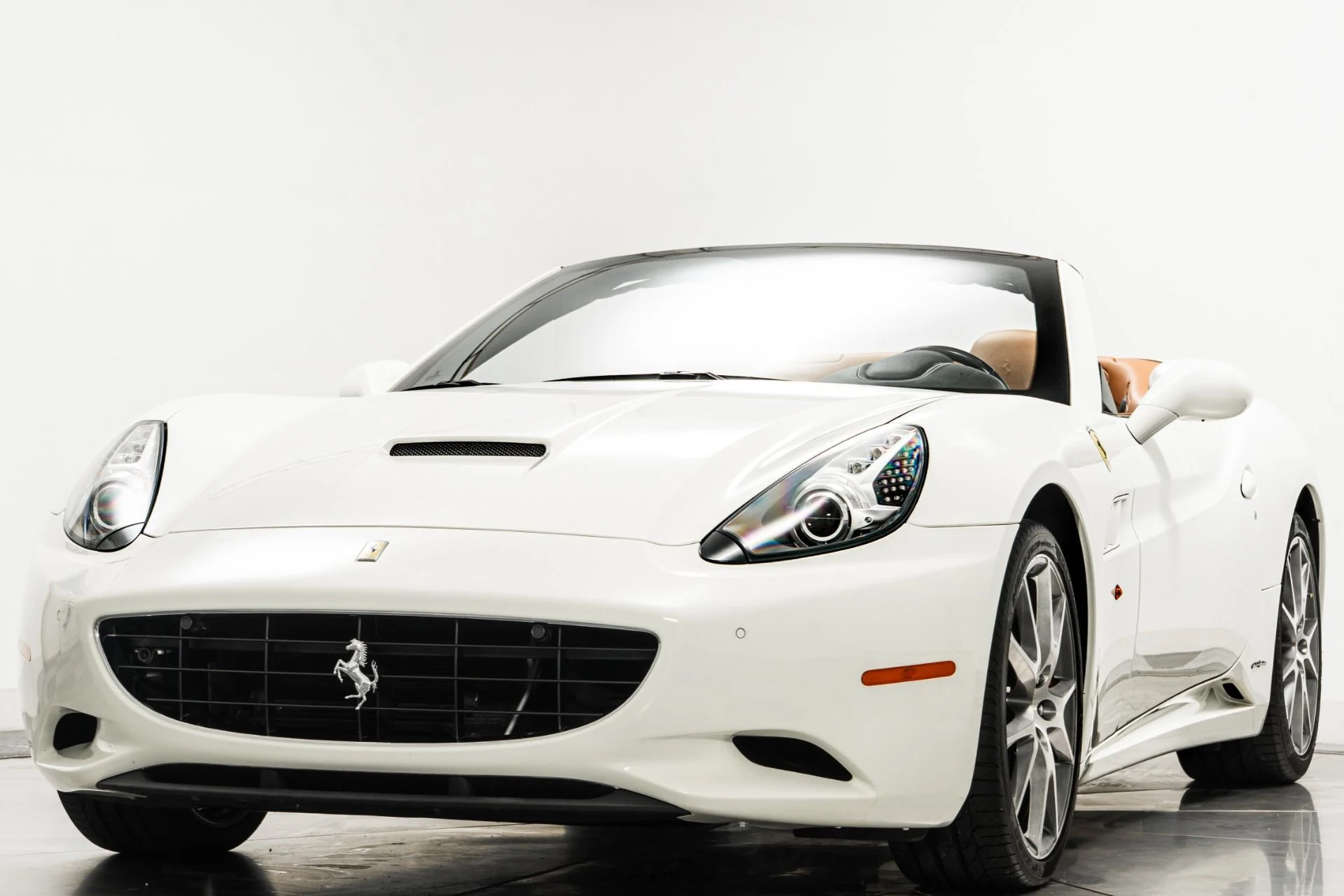 mph004_247729468_Used_2014_Ferrari_California_1756832165_0e4803ed28