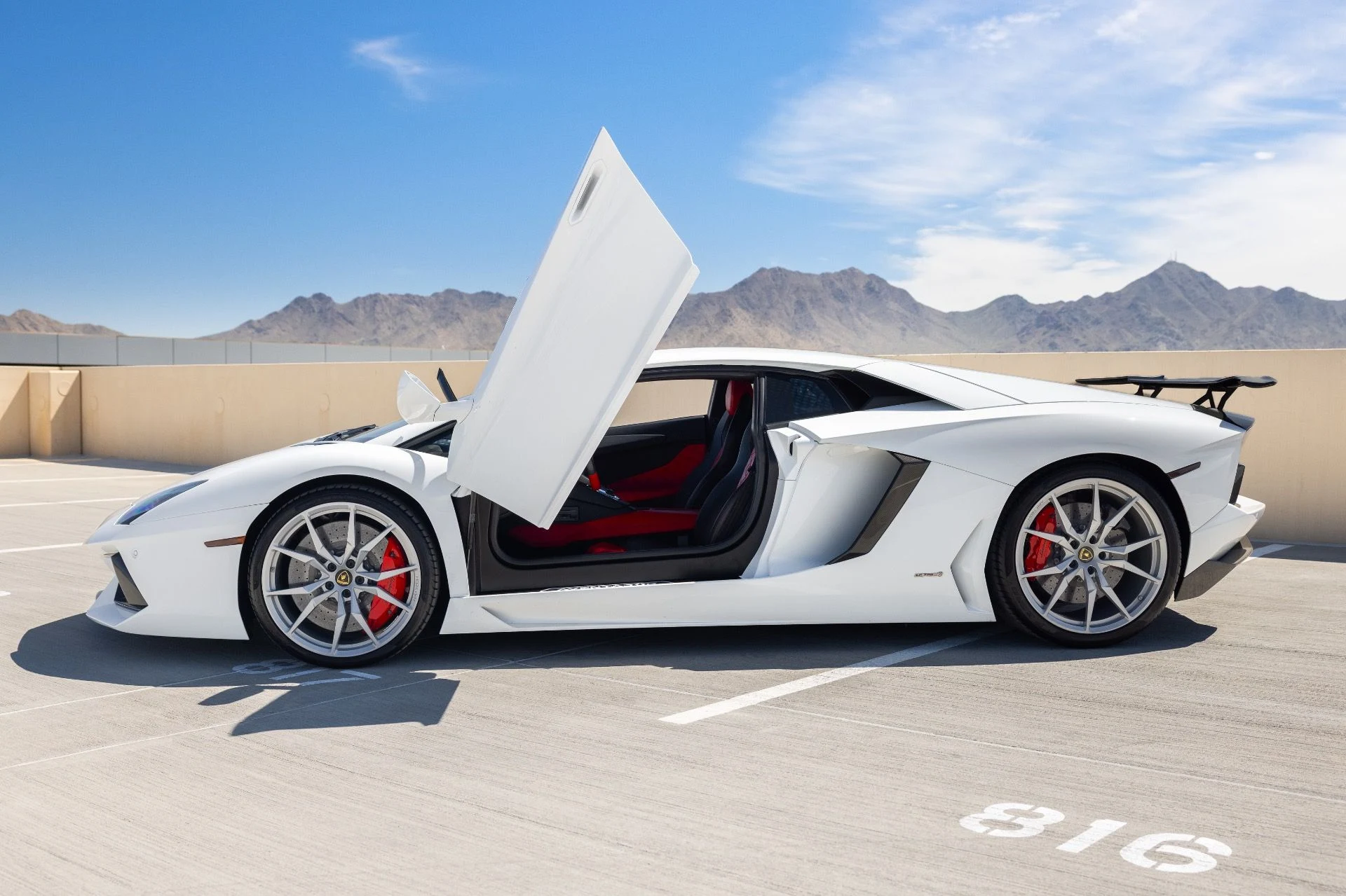 mph004_2480979906_Used_2015_Lamborghini_Aventador_LP_700_4_1785451052_0c41a18836