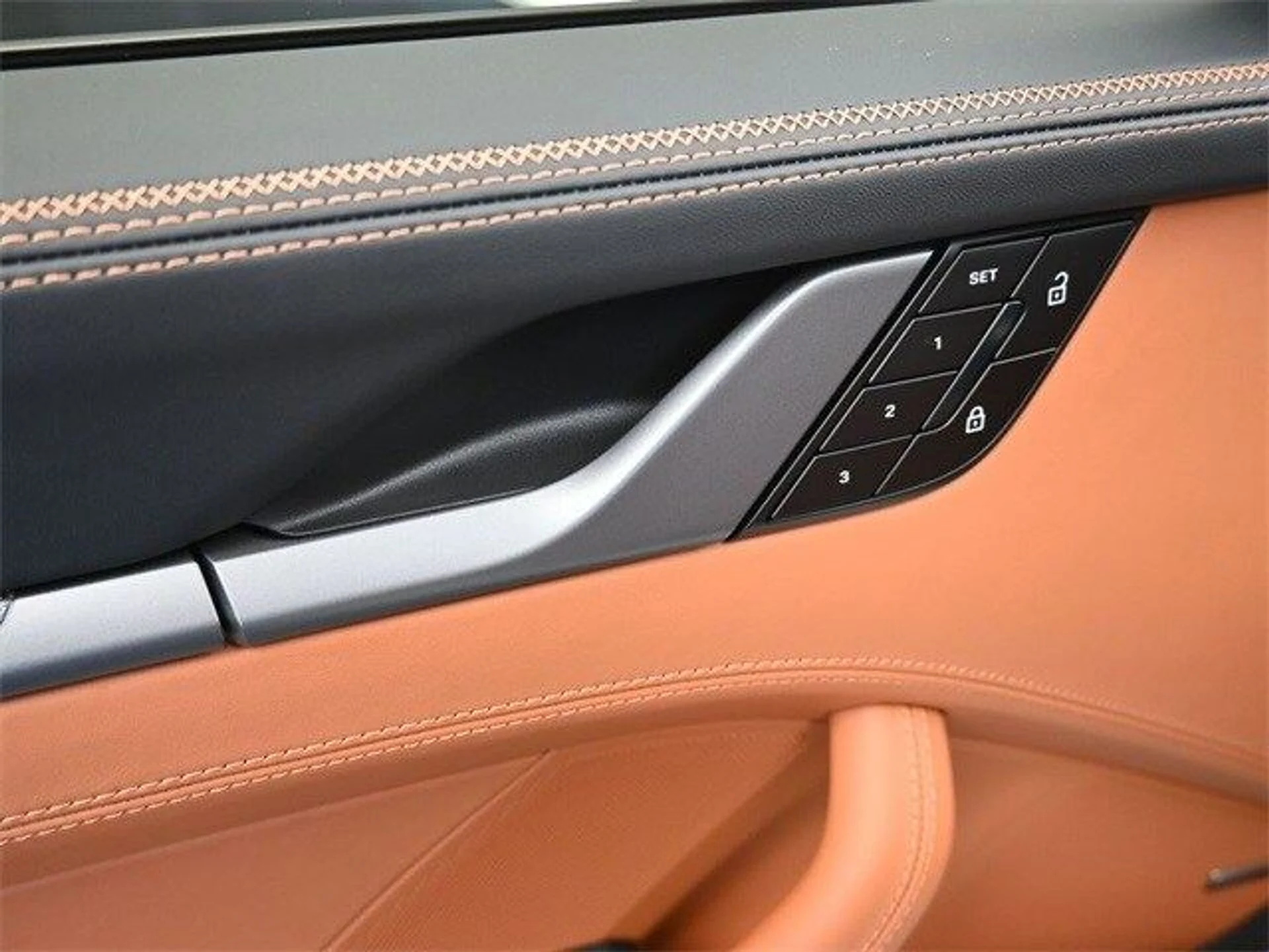 mph004_2482758786_dbf24fca033a06e1b3f75a1d6c1459a8x_7c0a4f907b