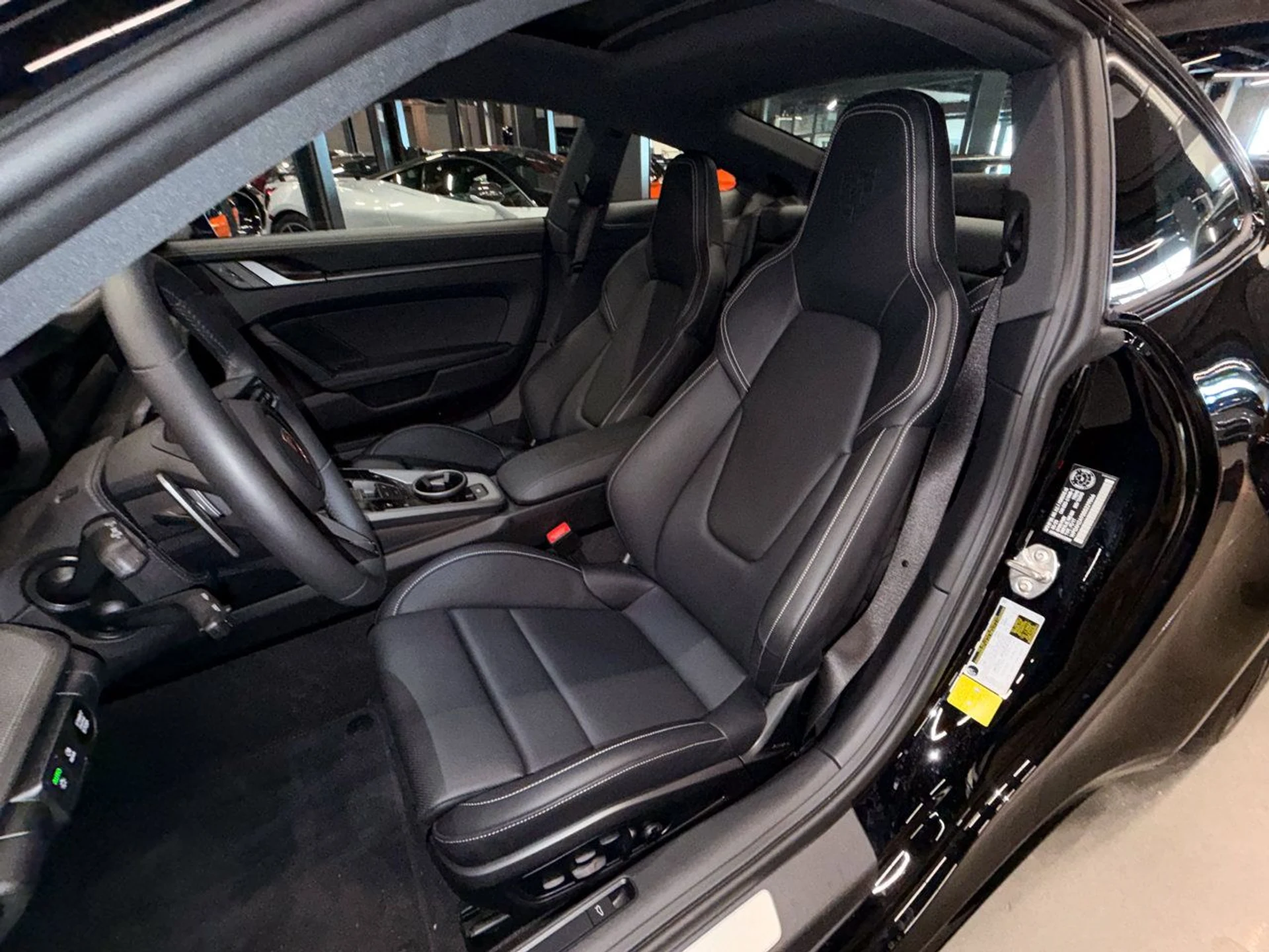 mph004_2485400656_porsche_911_2025_5e32209bb1