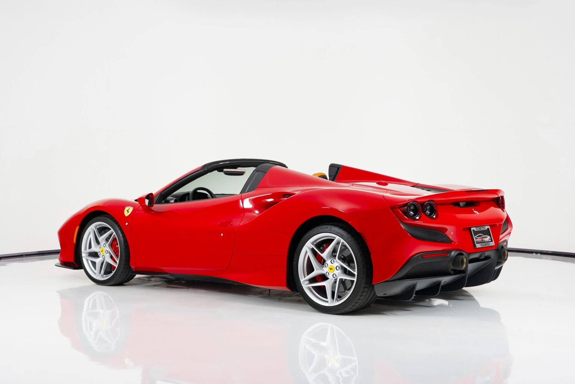 mph004_248710301_Used_2021_Ferrari_F8_Spider_1757957102_15f9ced541