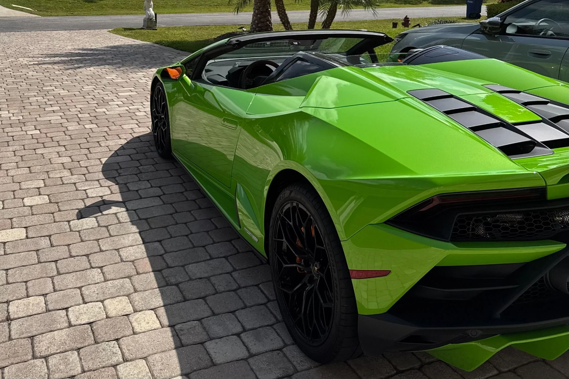 mph004_248732627_Used_2023_Lamborghini_Huracan_EVO_Spyder_1744393350_9968df63d1