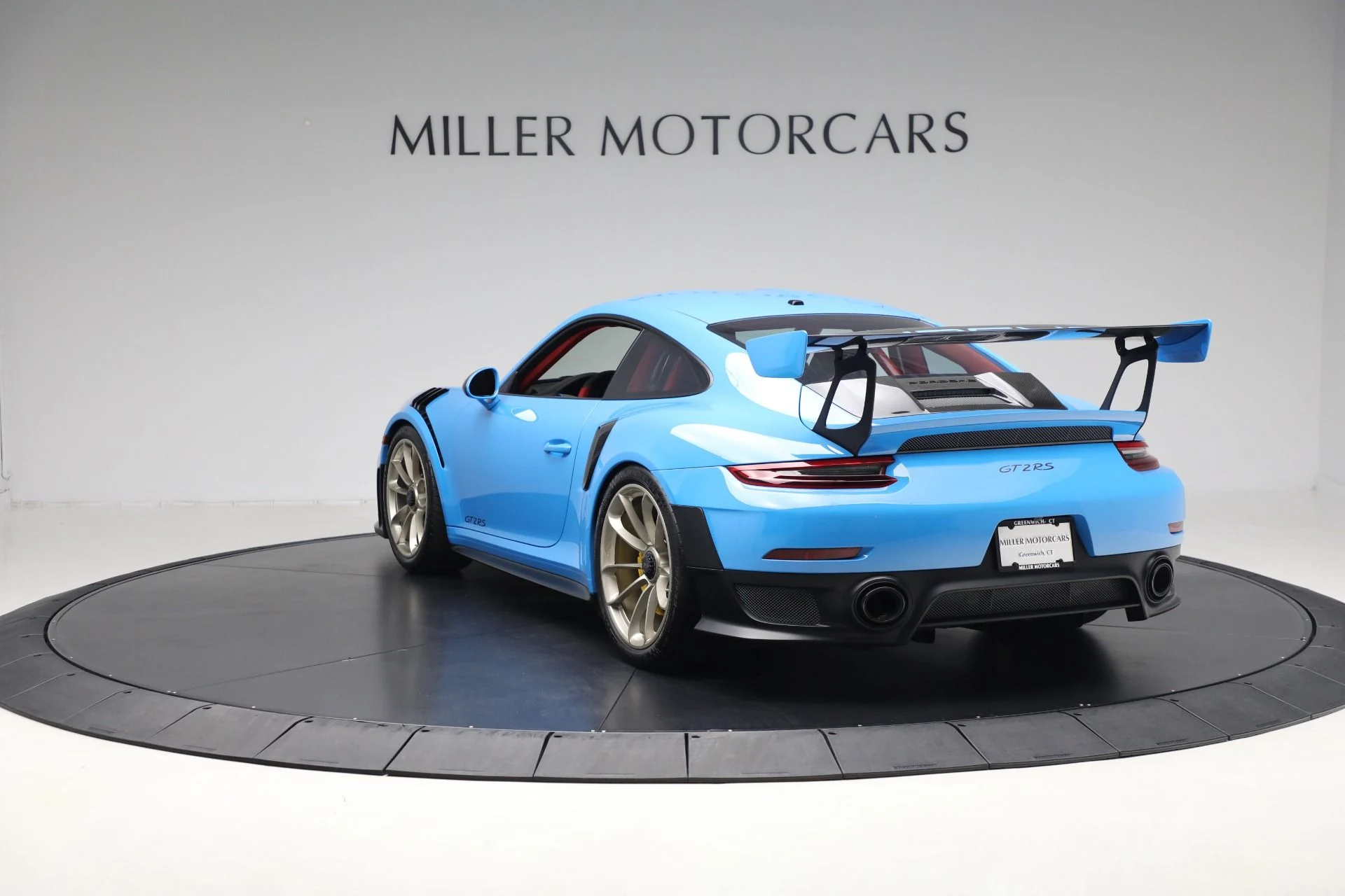 mph004_2492068178_Used_2018_Porsche_911_GT_2_RS_30e6bb4ff6