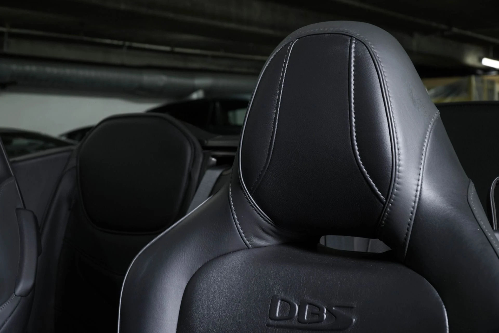 mph004_2492552907_Used_2020_Aston_Martin_DBS_Superleggera_1765307997_0a492f5c89