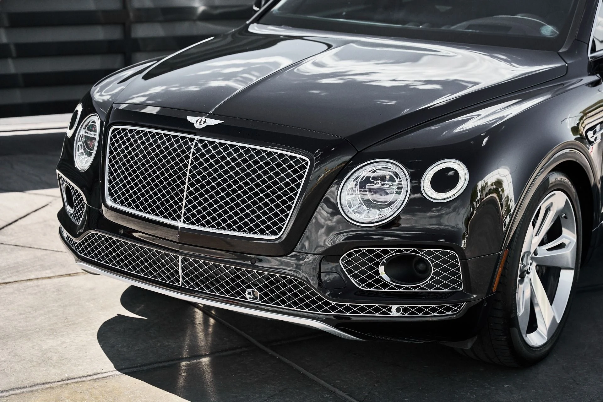 mph004_2499300148_Used_2017_Bentley_Bentayga_W12_1781373054_e6d5f05e62