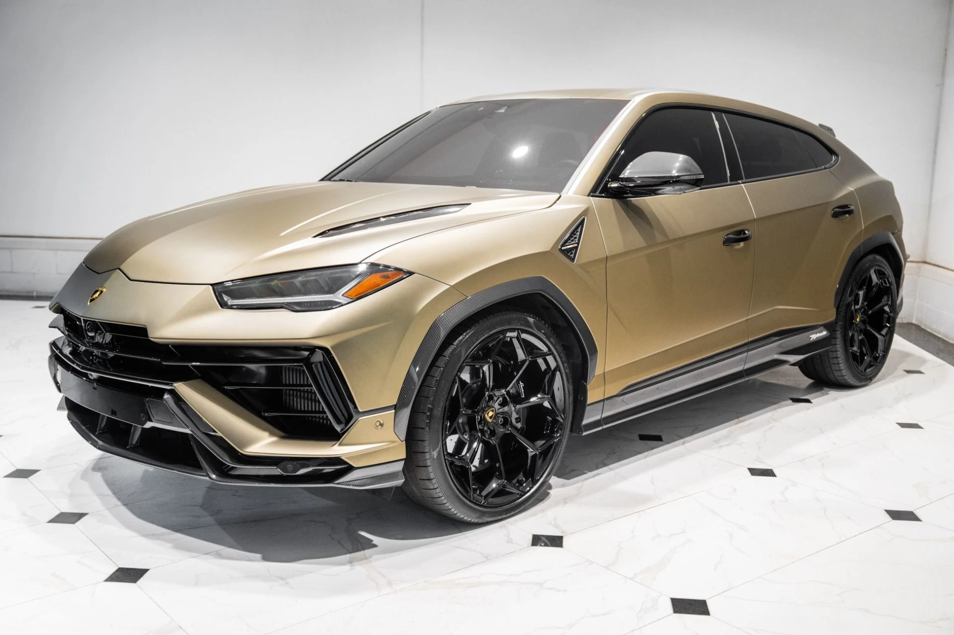mph004_2502273539_Used_2024_Lamborghini_Urus_Performante_1777998986_91158ad340