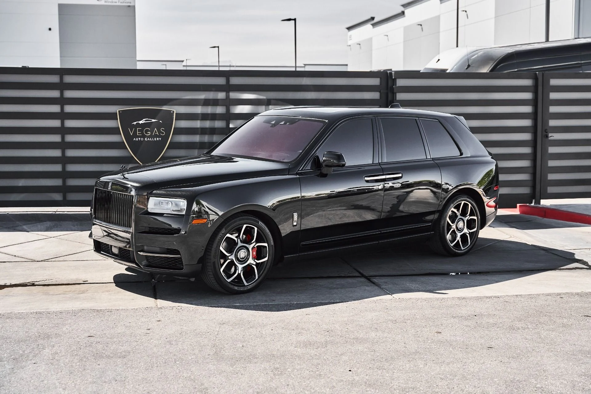 mph004_250830728_Used_2022_Rolls_Royce_Cullinan_Base_1776452246_3ca6548843