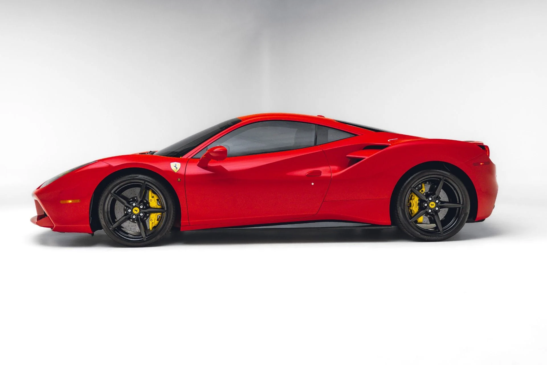 mph004_250893982_Used_2017_Ferrari_488_GTB_1781799272_83e10ee960