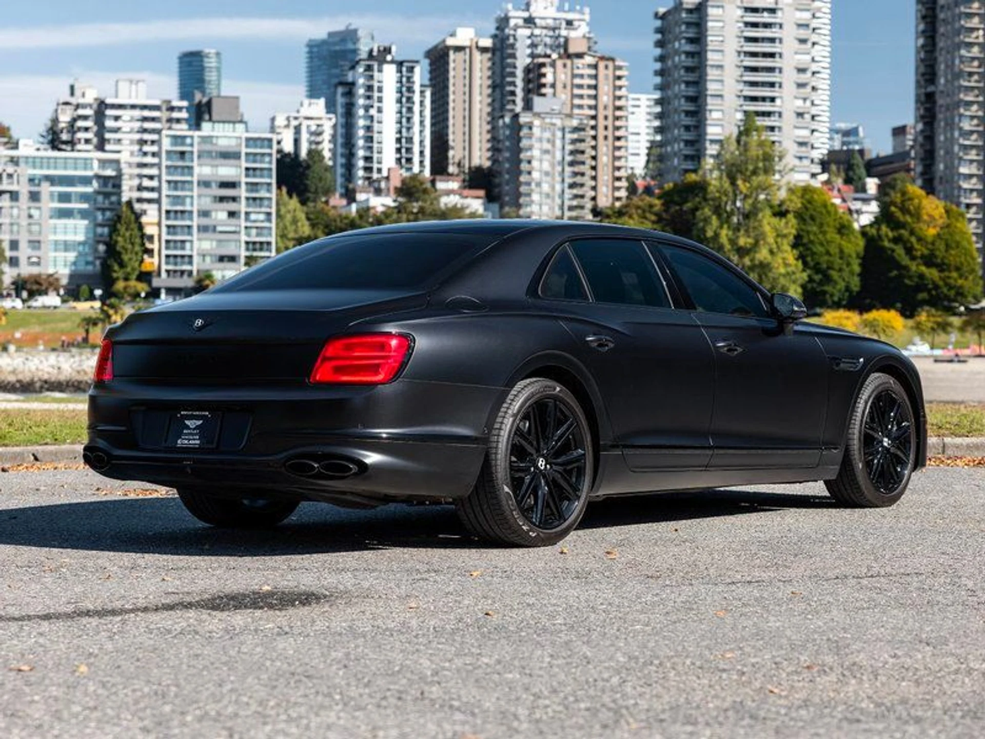 mph004_251198249_34788849_09571_2021_bentley_flying_spur_005_a9abfb1100