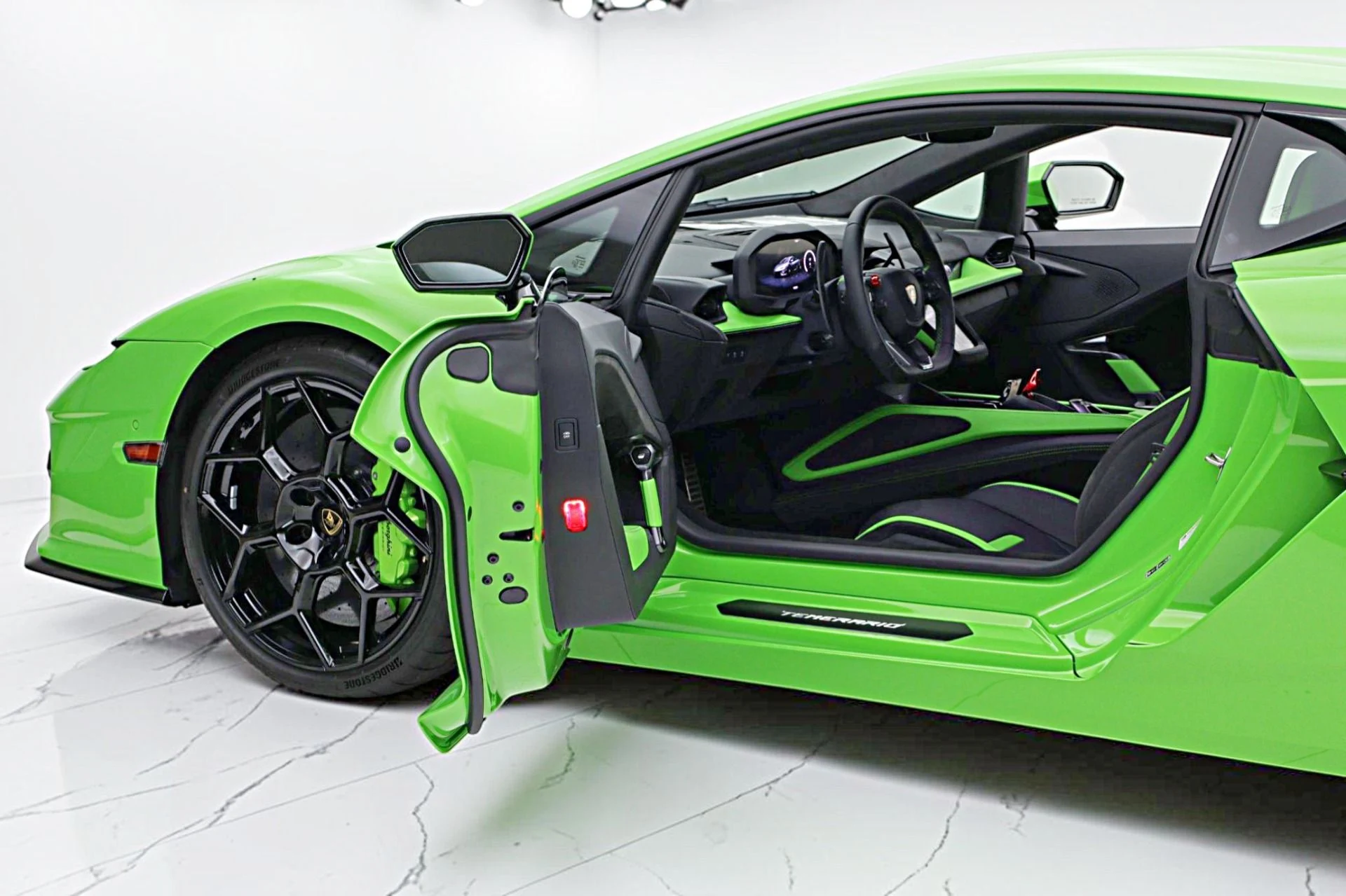 mph004_2529279212_New_2026_Lamborghini_Temerario_2ac690815e