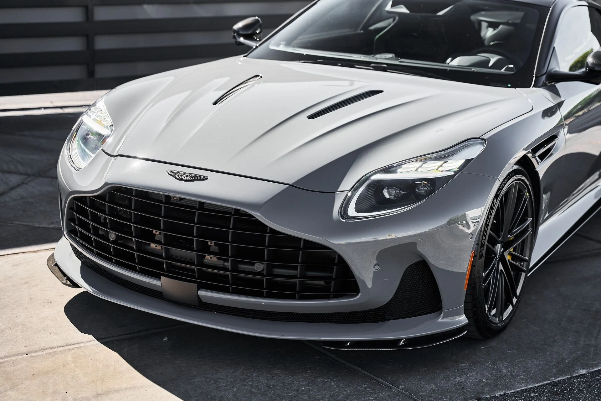 mph004_2537632238_Used_2024_Aston_Martin_DB_12_1781813757_6949f01bd3