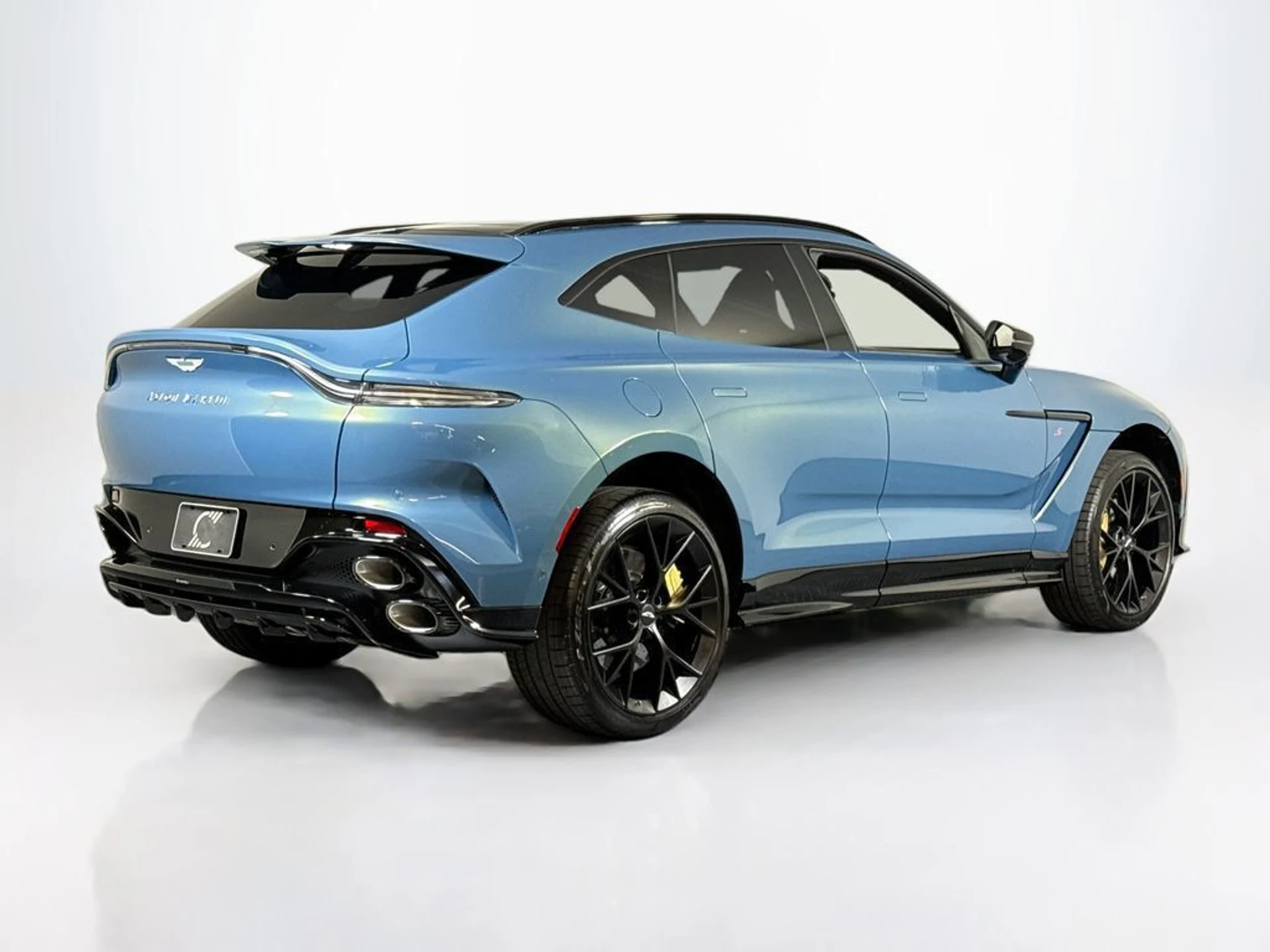 mph004_253859995_new_2026_aston_martin_dbx_sawd_11350_23059220_5_1024_a29d09f8b8