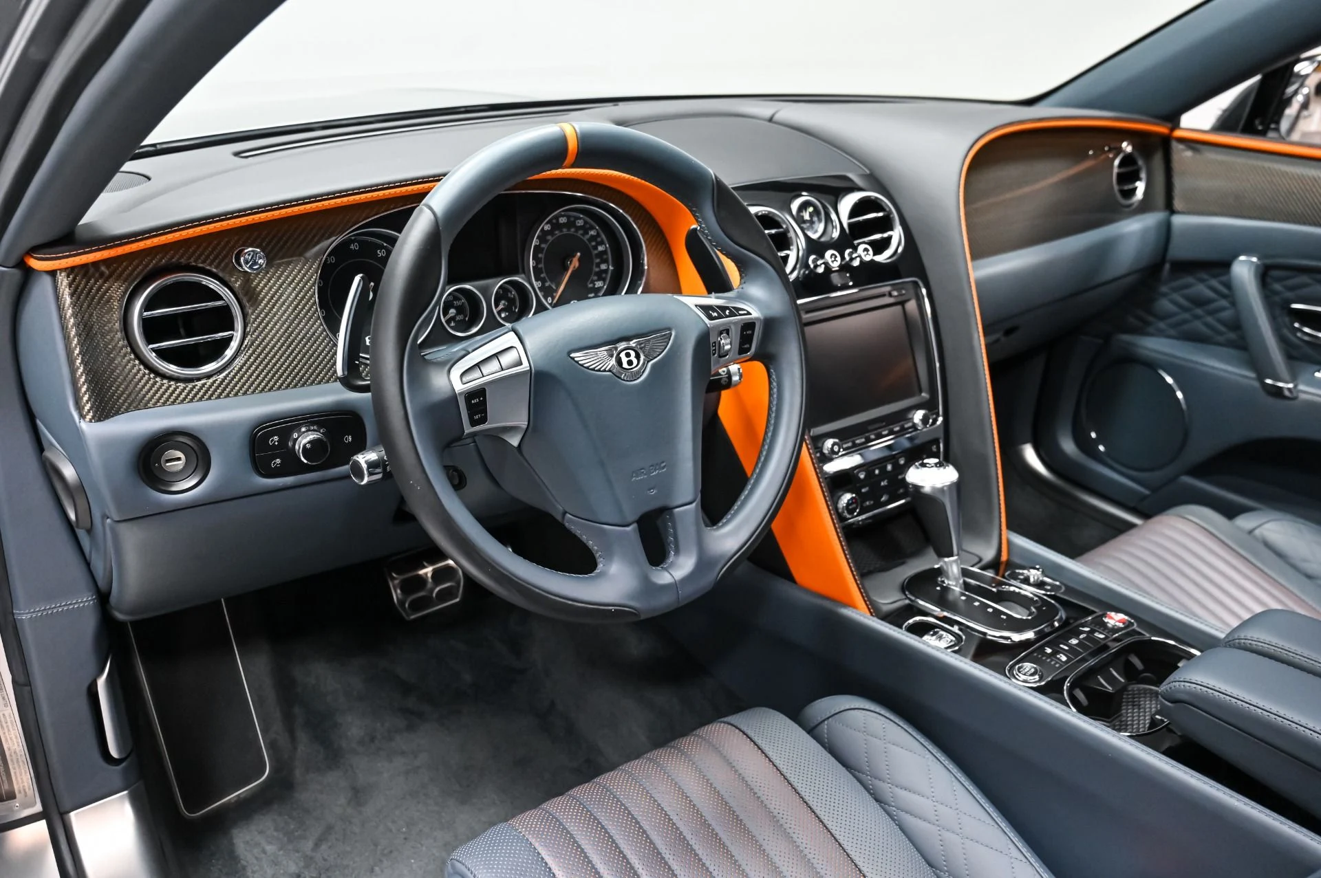 mph004_2539708801_Used_2018_Bentley_Flying_Spur_V8_S_1754506017_13aec5c48f