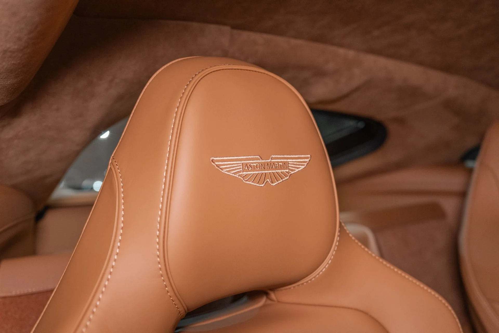 mph004_2540846133_New_2026_ASTON_MARTIN_VANTAGE_1759243480_03b1d7076c