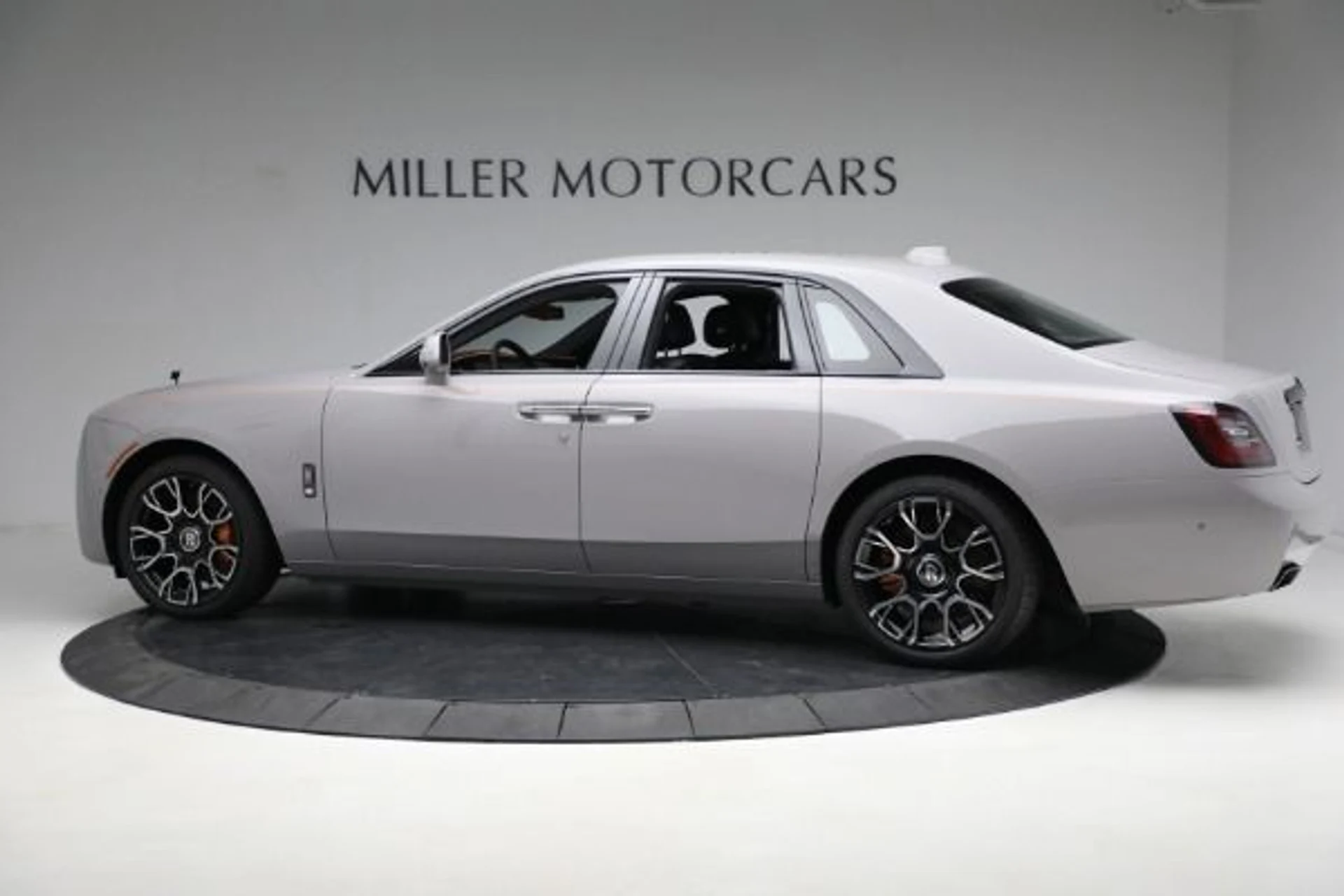mph004_255459851_Used_2023_Rolls_Royce_Black_Badge_Ghost_16e54999cb