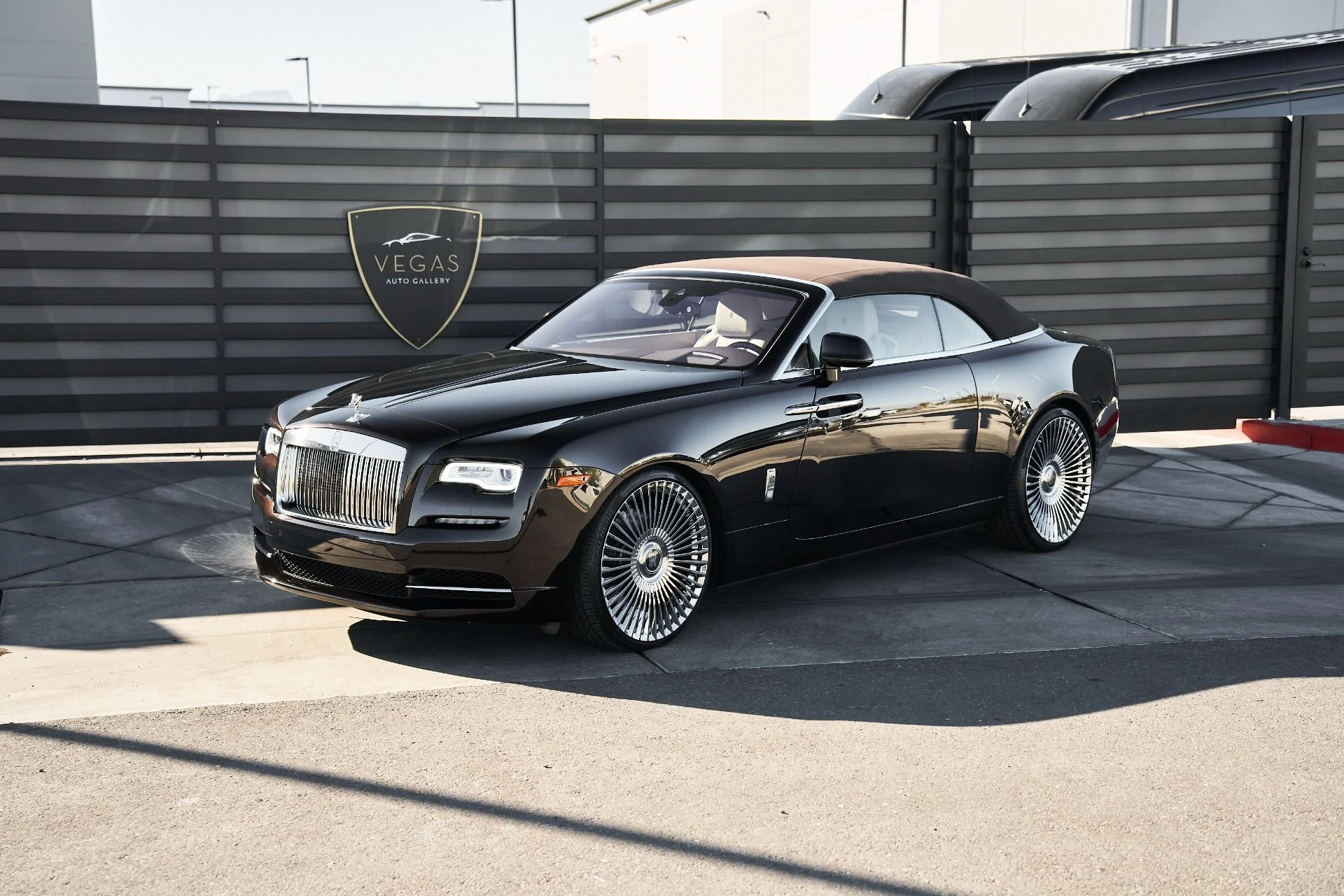 mph004_2557332078_Used_2020_Rolls_Royce_Dawn_Base_1762645773_c035a33aa4