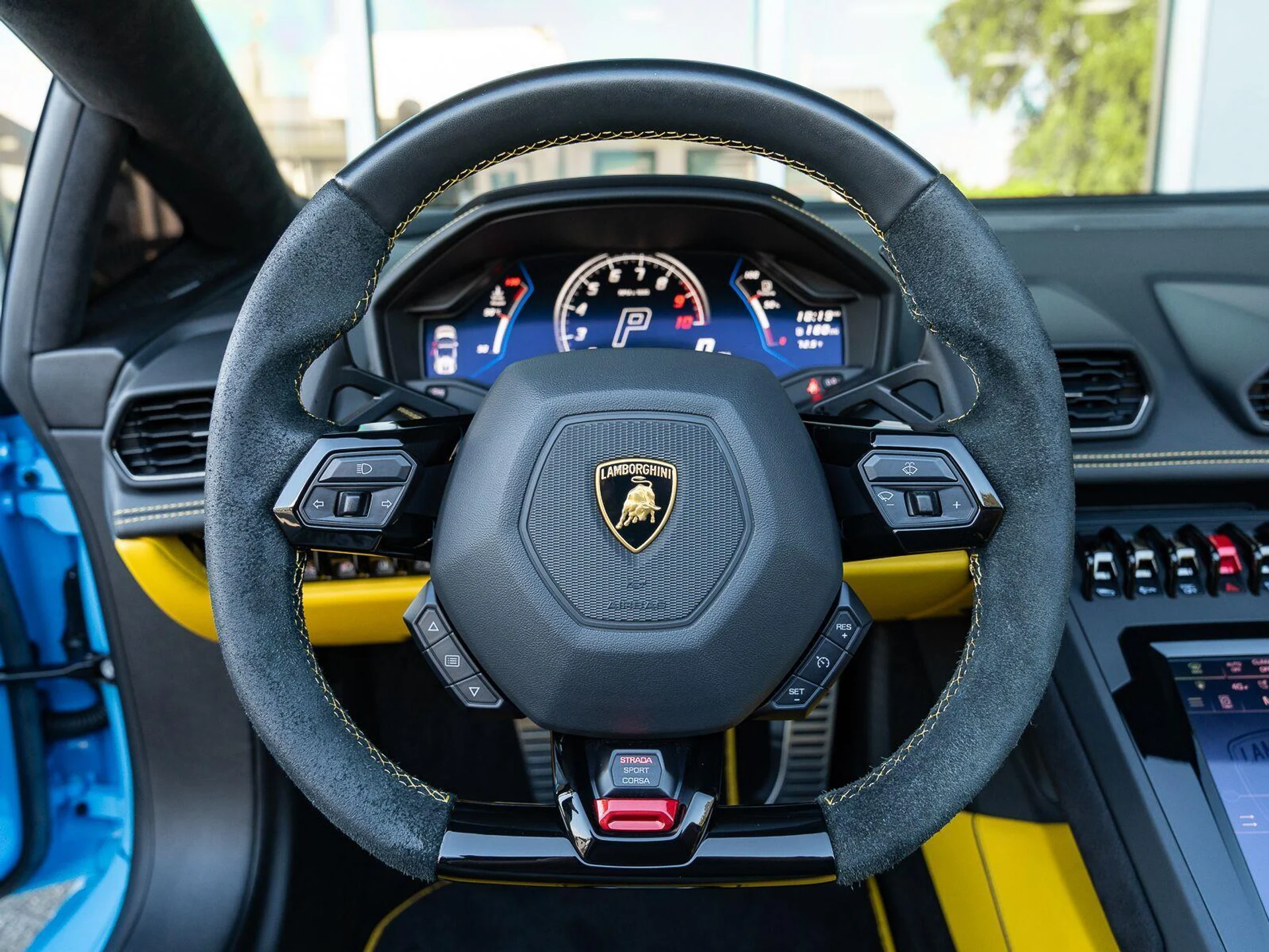 mph004_2563034794_Used_2022_Lamborghini_Huracan_EVO_Spyder_AWD_1792704186_a494248b52