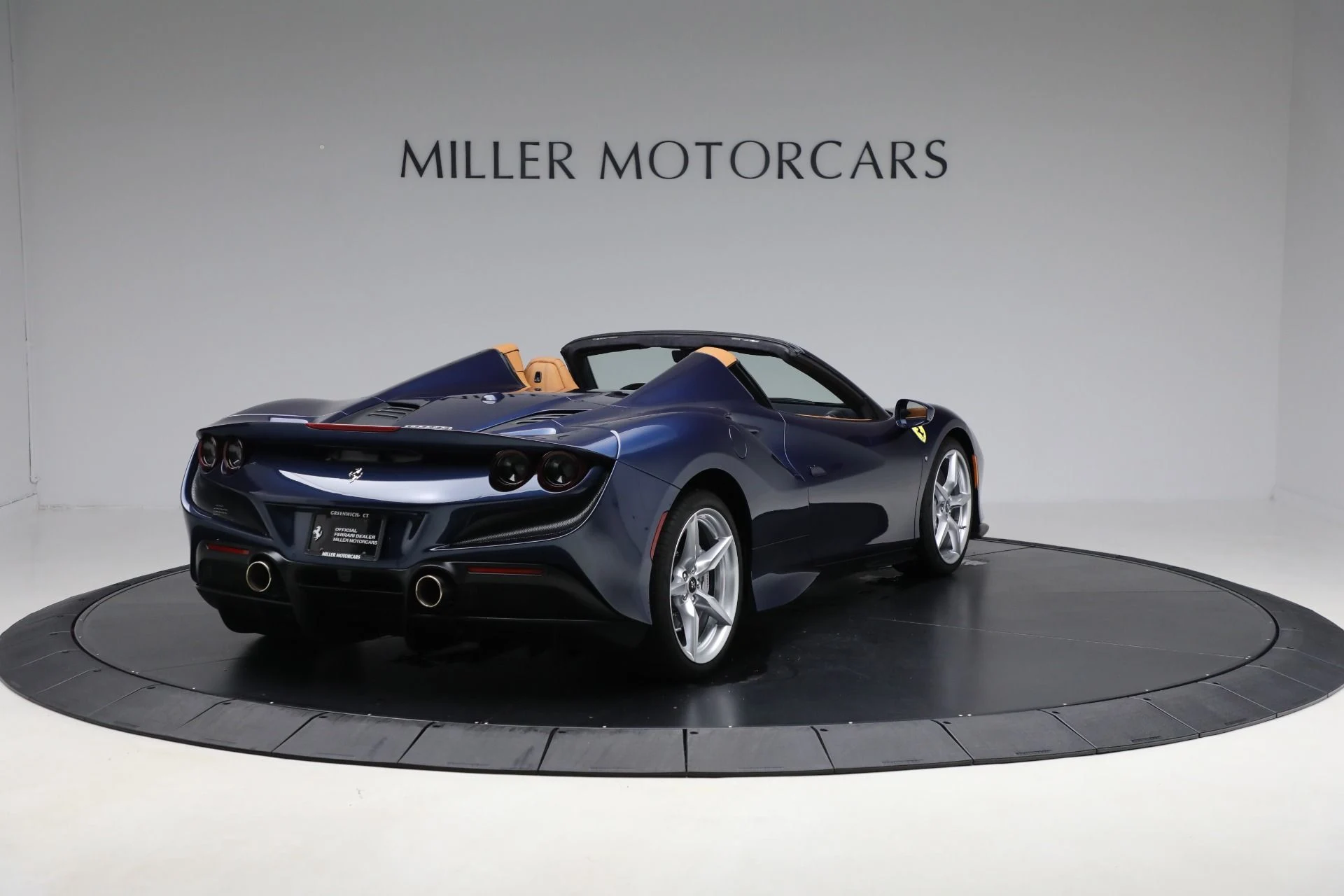 mph004_2563173584_Used_2022_Ferrari_F8_Spider_a571654206
