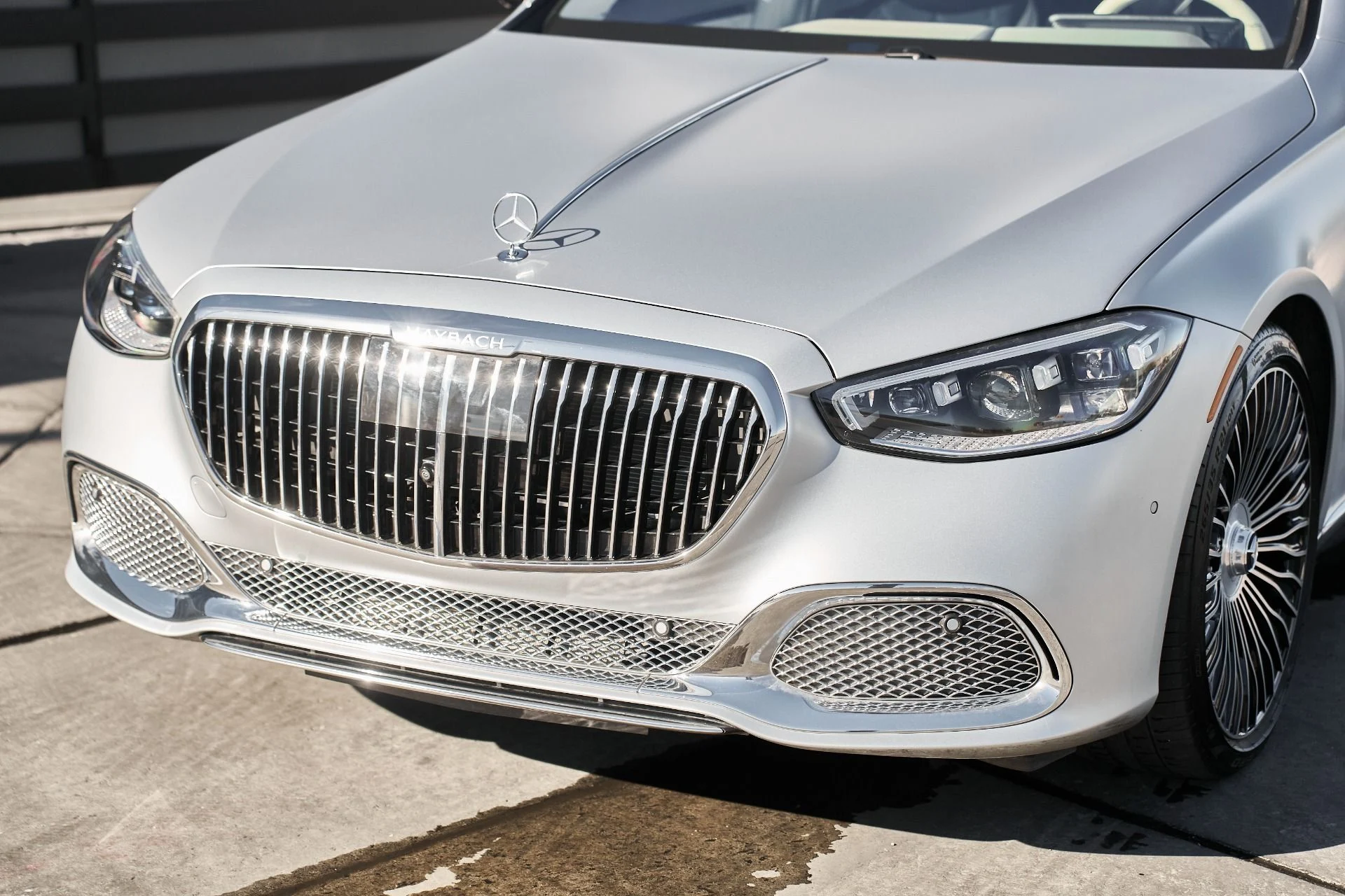 mph004_2565965246_Used_2024_Mercedes_Benz_S_Class_Maybach_S_680_1765936746_fe157bee65