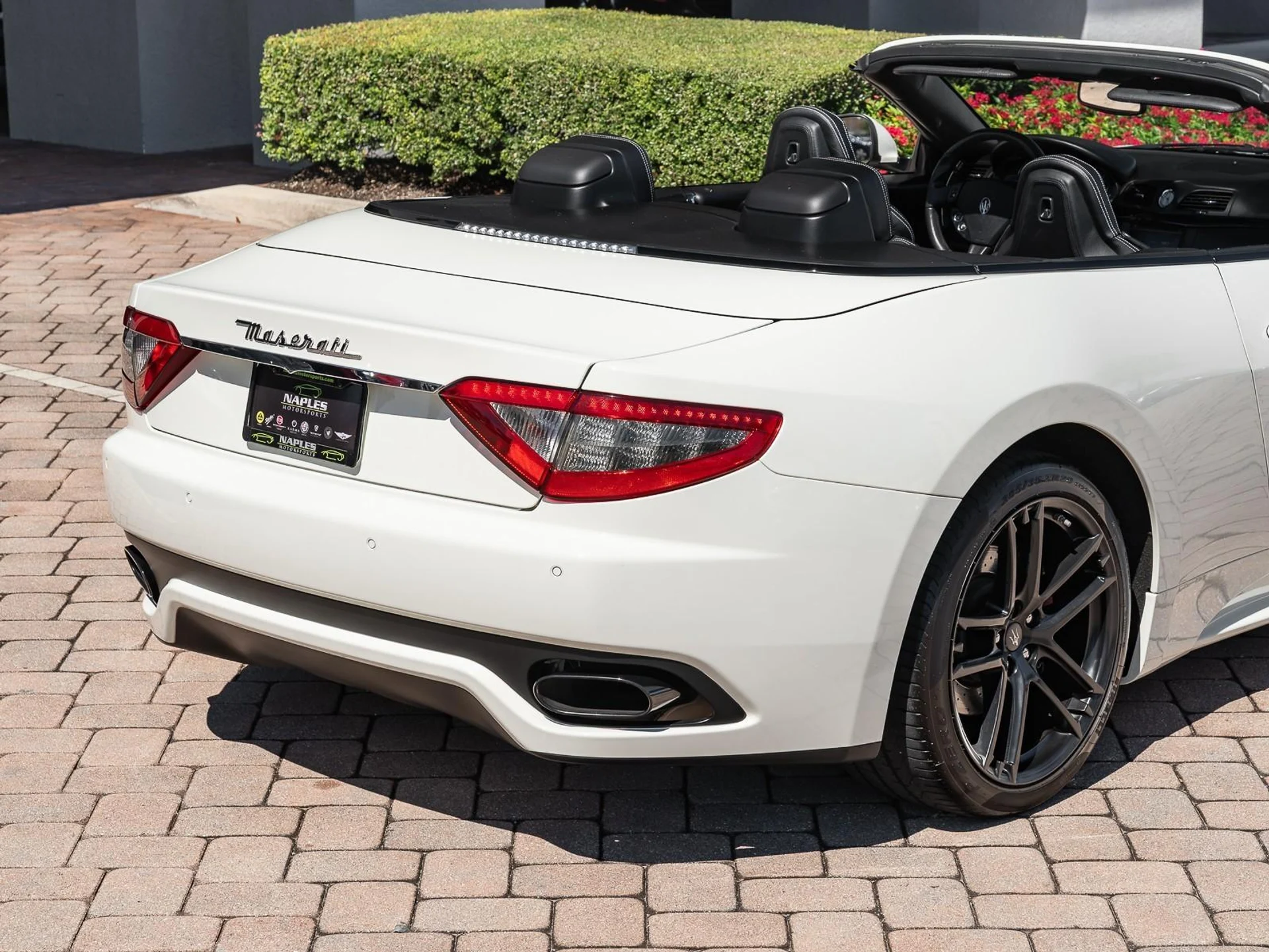 mph004_2578095424_Used_2015_Maserati_Gran_Turismo_Convertible_Sport_1760472317_83aaeb7085