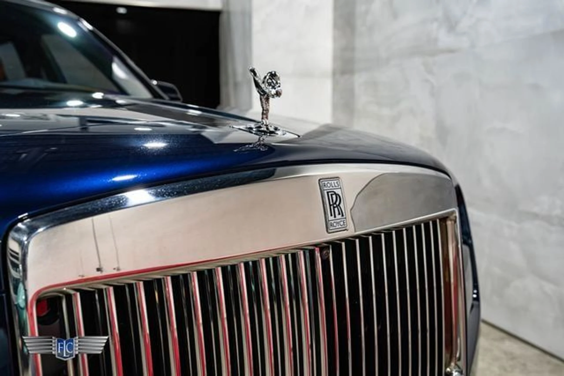 mph004_2580159047_used_2023_rolls_royce_cullinan_sportutility_9689_23087189_9_640_dedb731c93