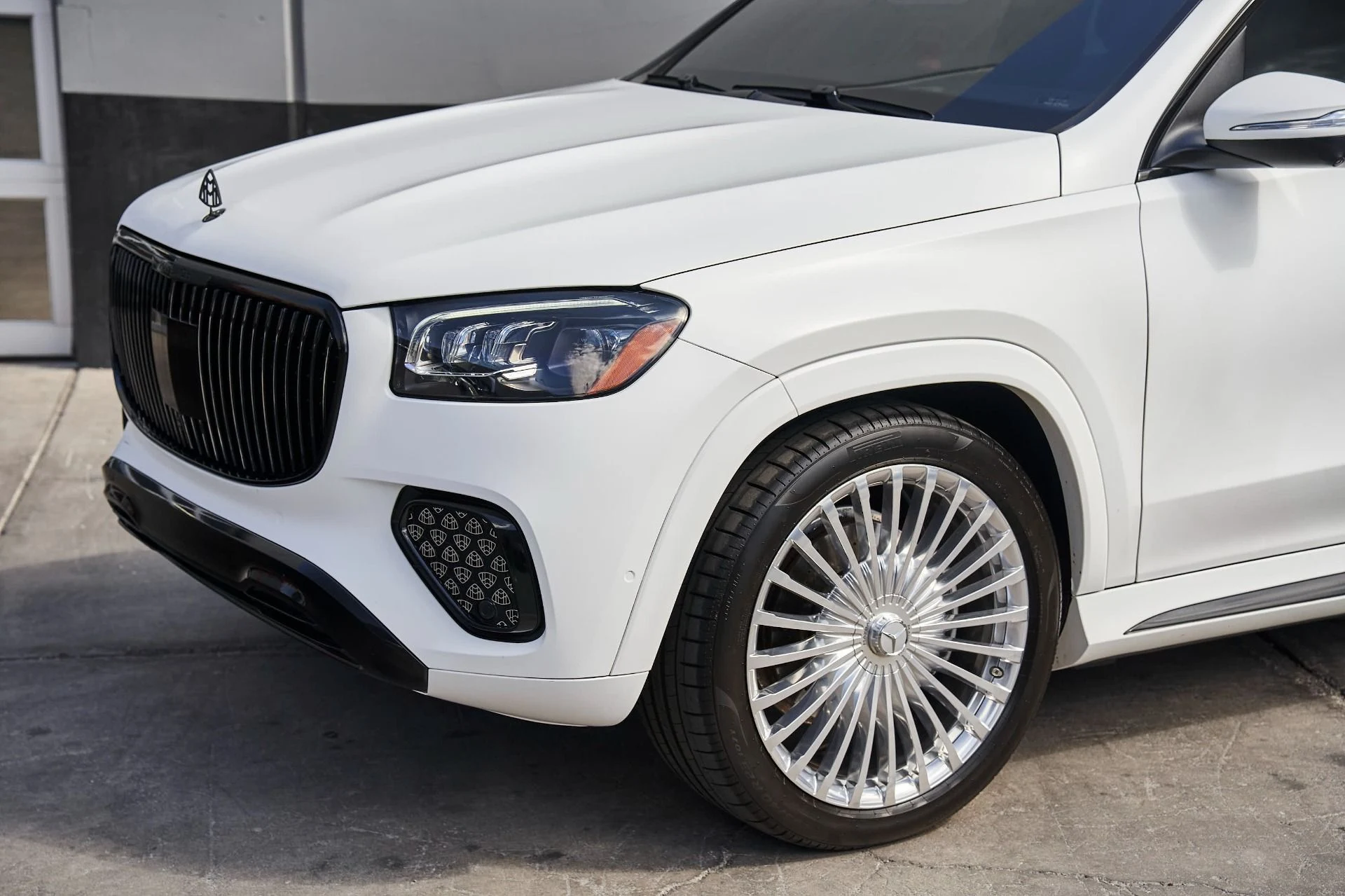mph004_2580563239_Used_2024_Mercedes_Benz_GLS_Maybach_GLS_600_1723928660_050d72ad42